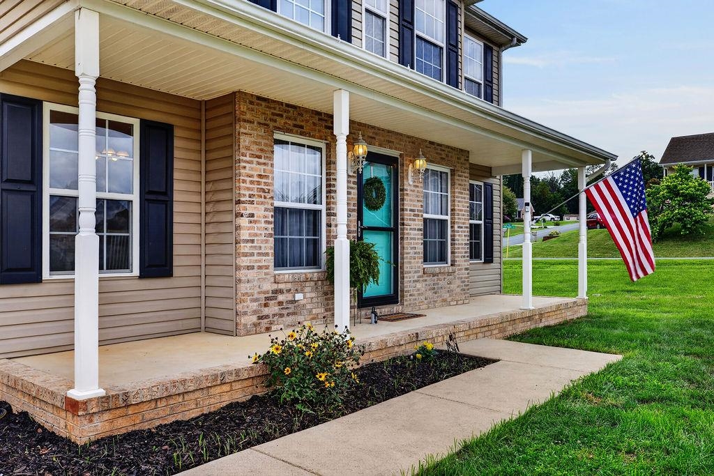 7 LITTLE JOHN CT