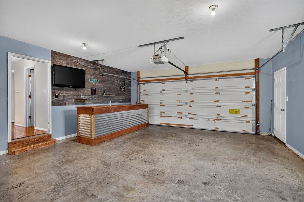 7 LITTLE JOHN CT