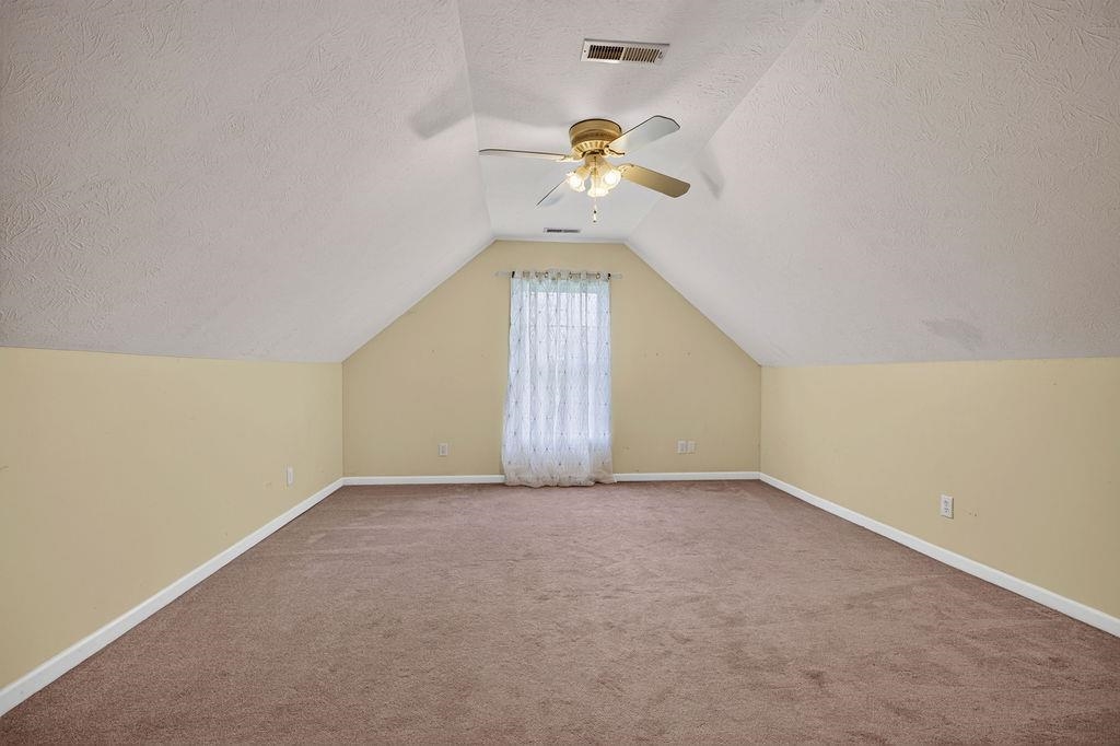 7 LITTLE JOHN CT