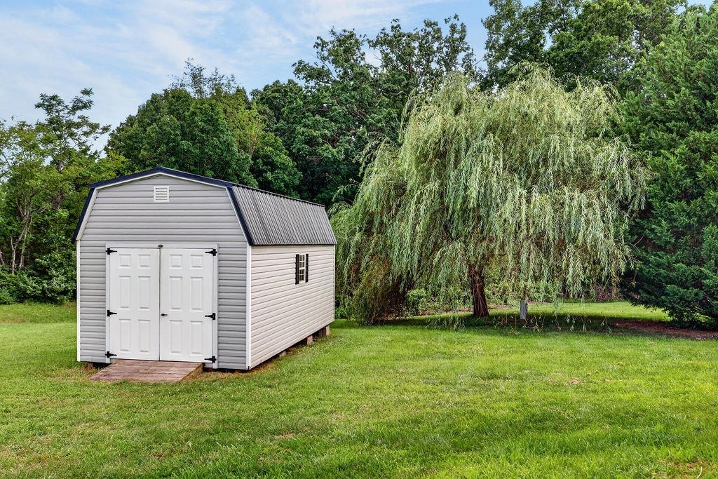 7 LITTLE JOHN CT