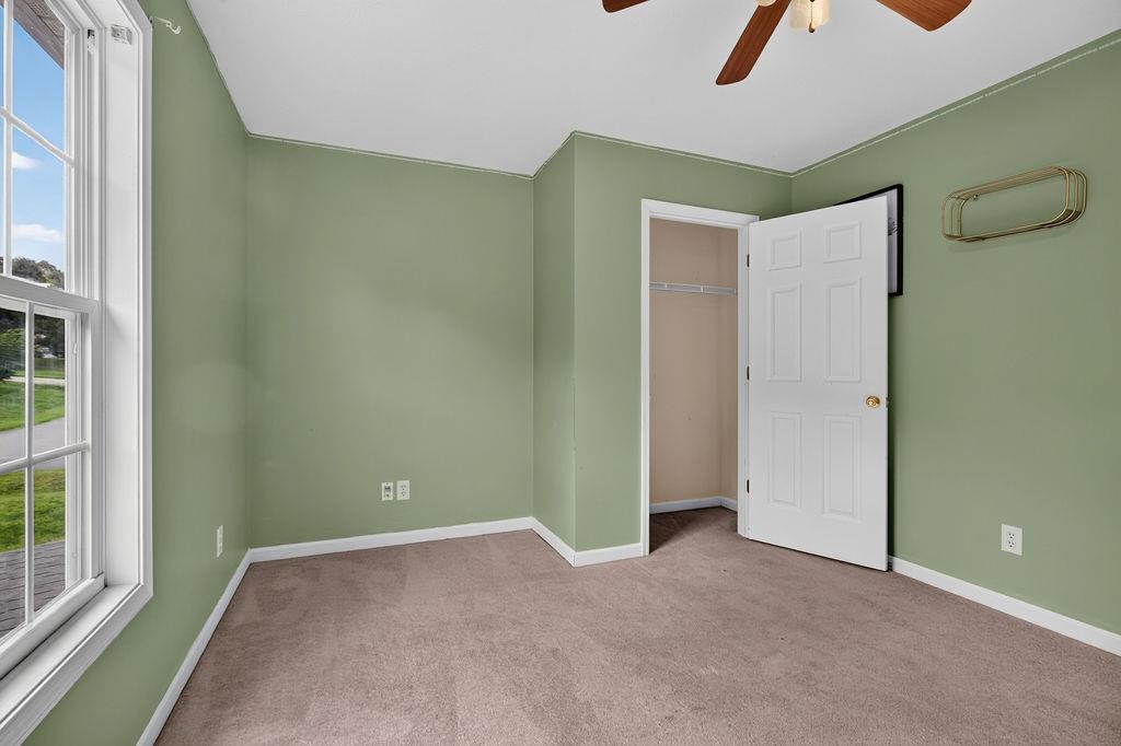 7 LITTLE JOHN CT
