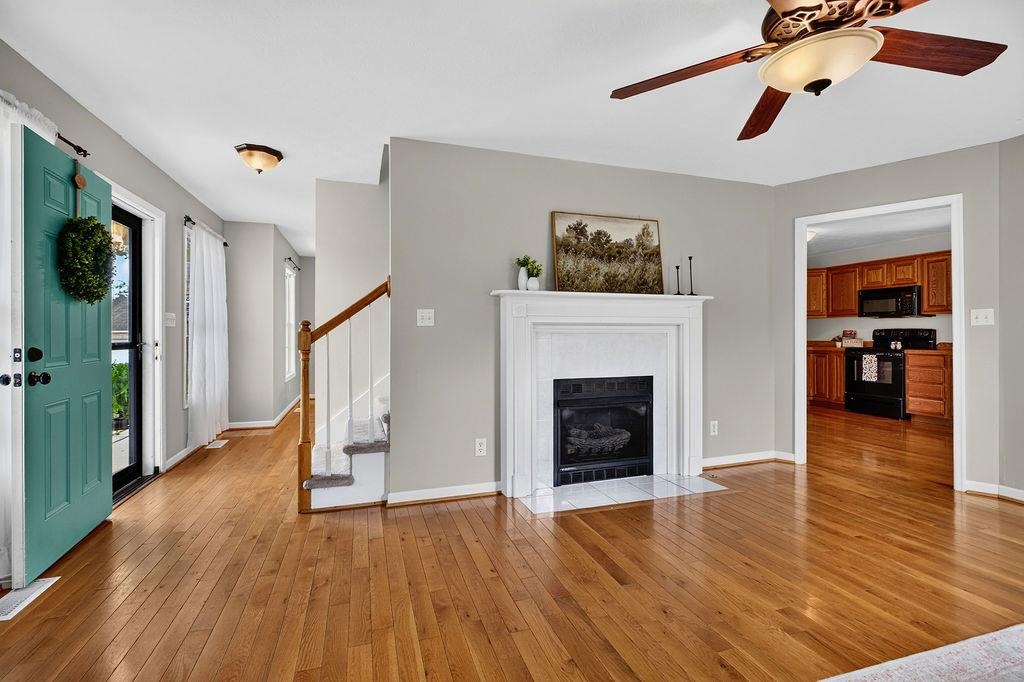 7 LITTLE JOHN CT