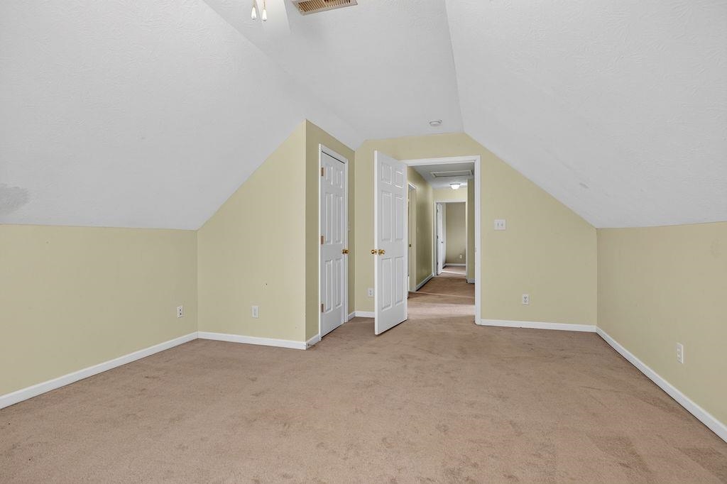 7 LITTLE JOHN CT