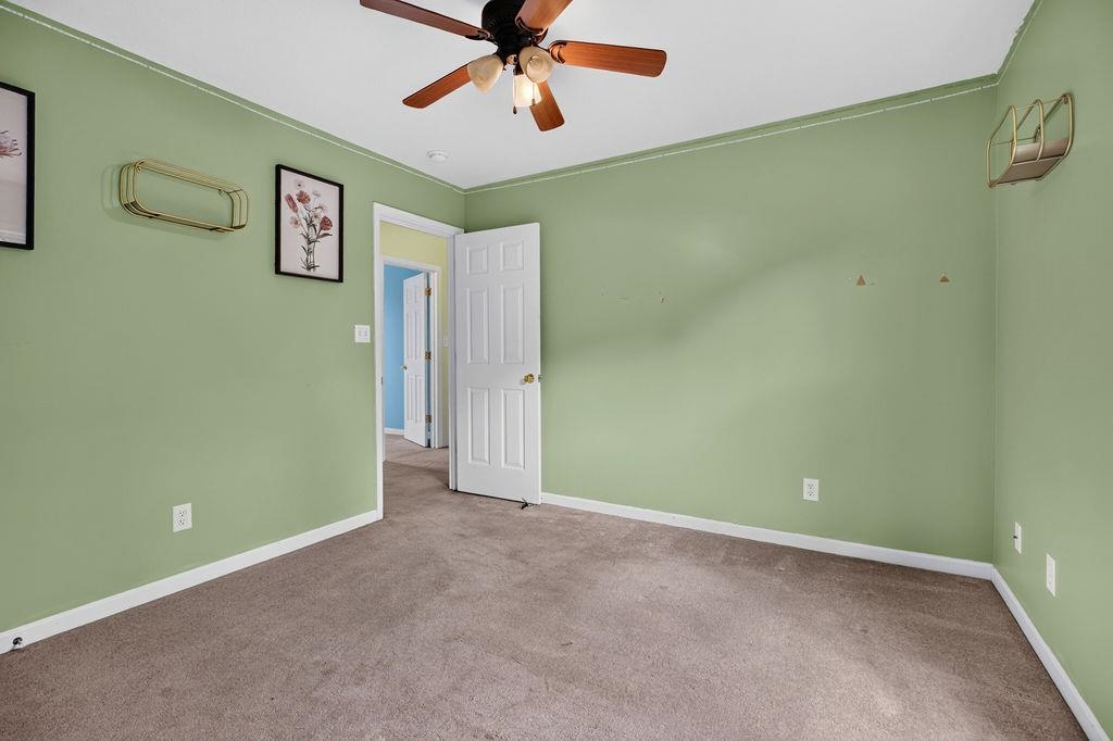 7 LITTLE JOHN CT