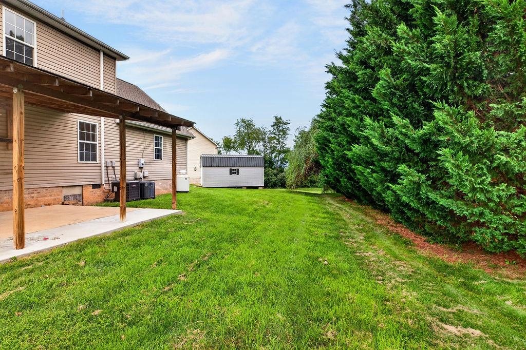 7 LITTLE JOHN CT