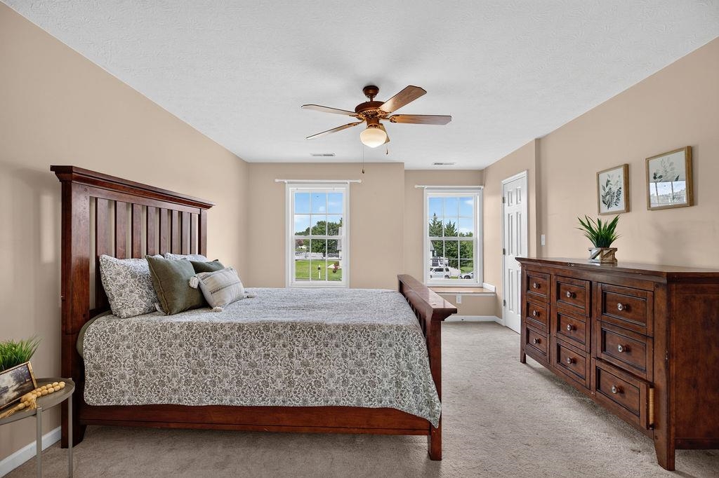 7 LITTLE JOHN CT