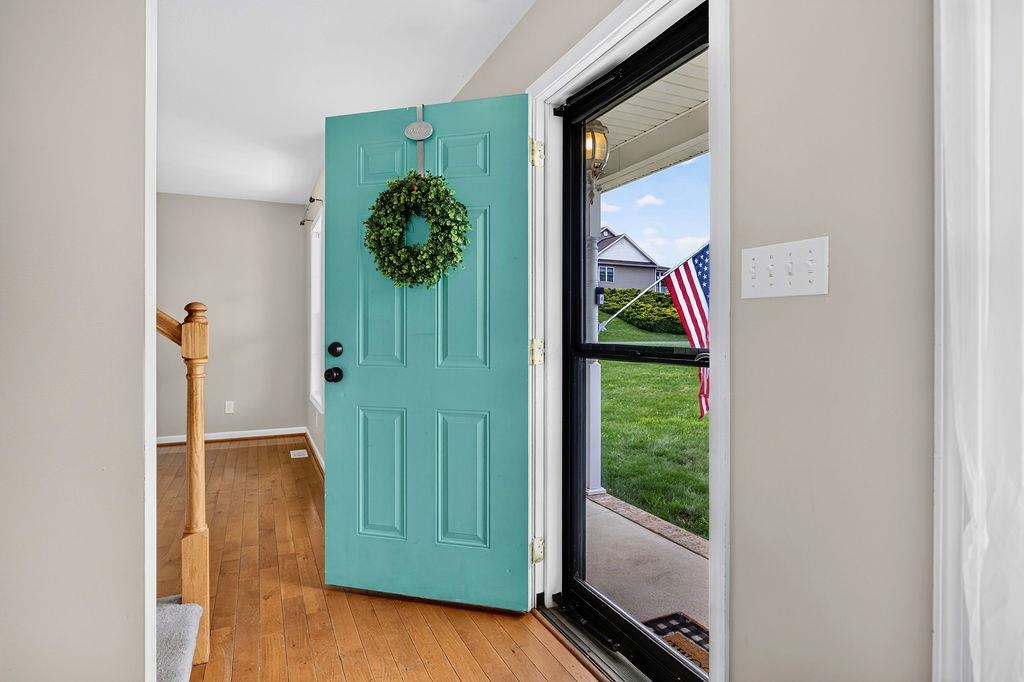 7 LITTLE JOHN CT