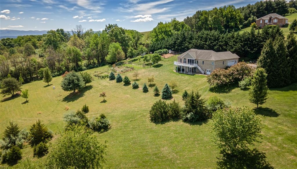 94 CEDAR CREEK LN