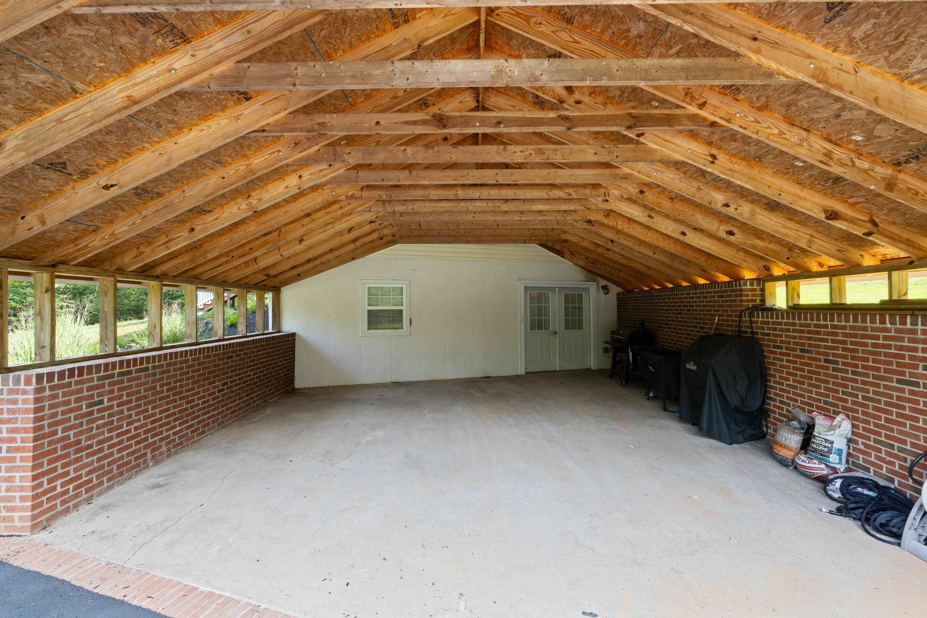 17 PINE RIDGE RD