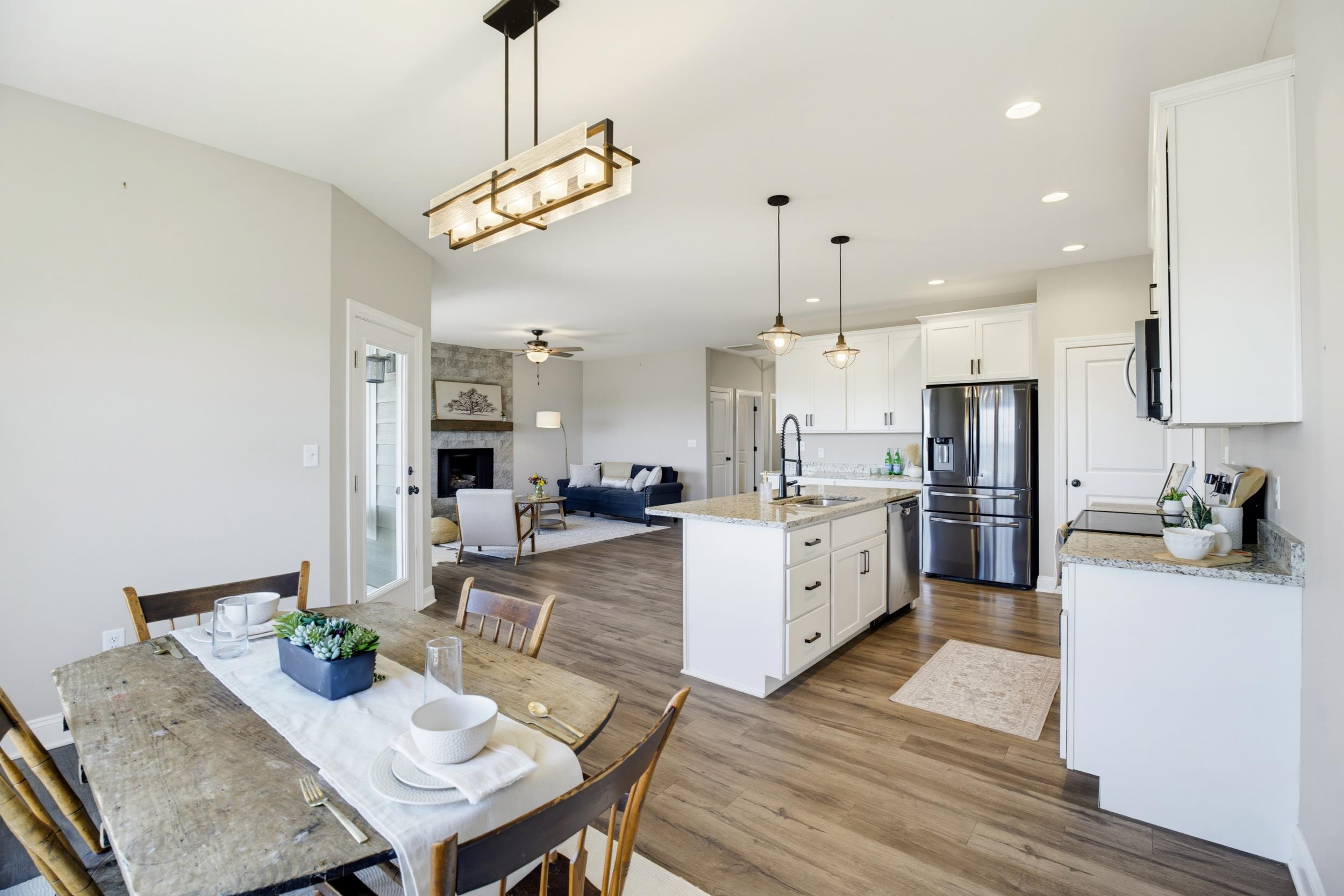 128 CHAMBERLAIN DR