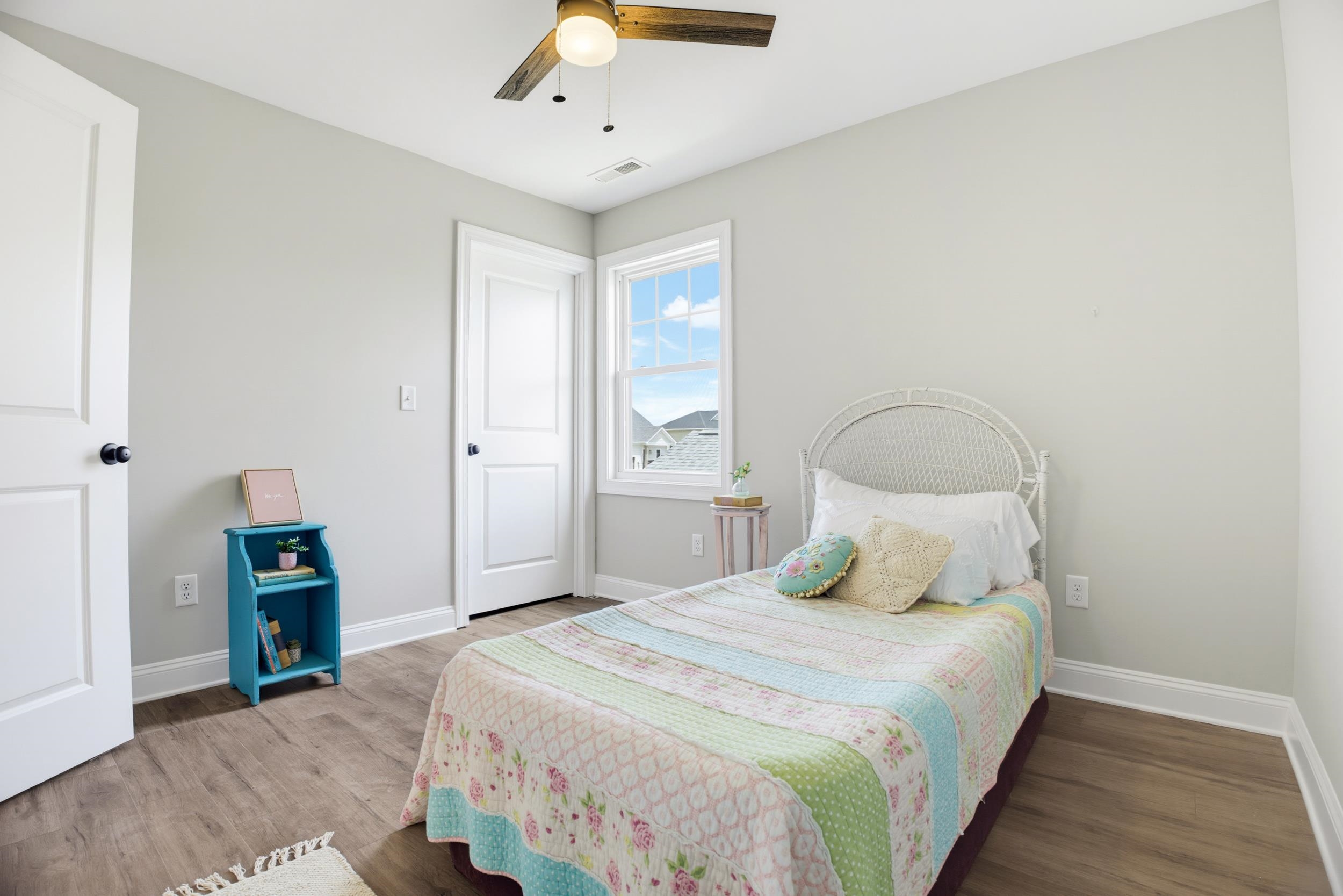 128 CHAMBERLAIN DR