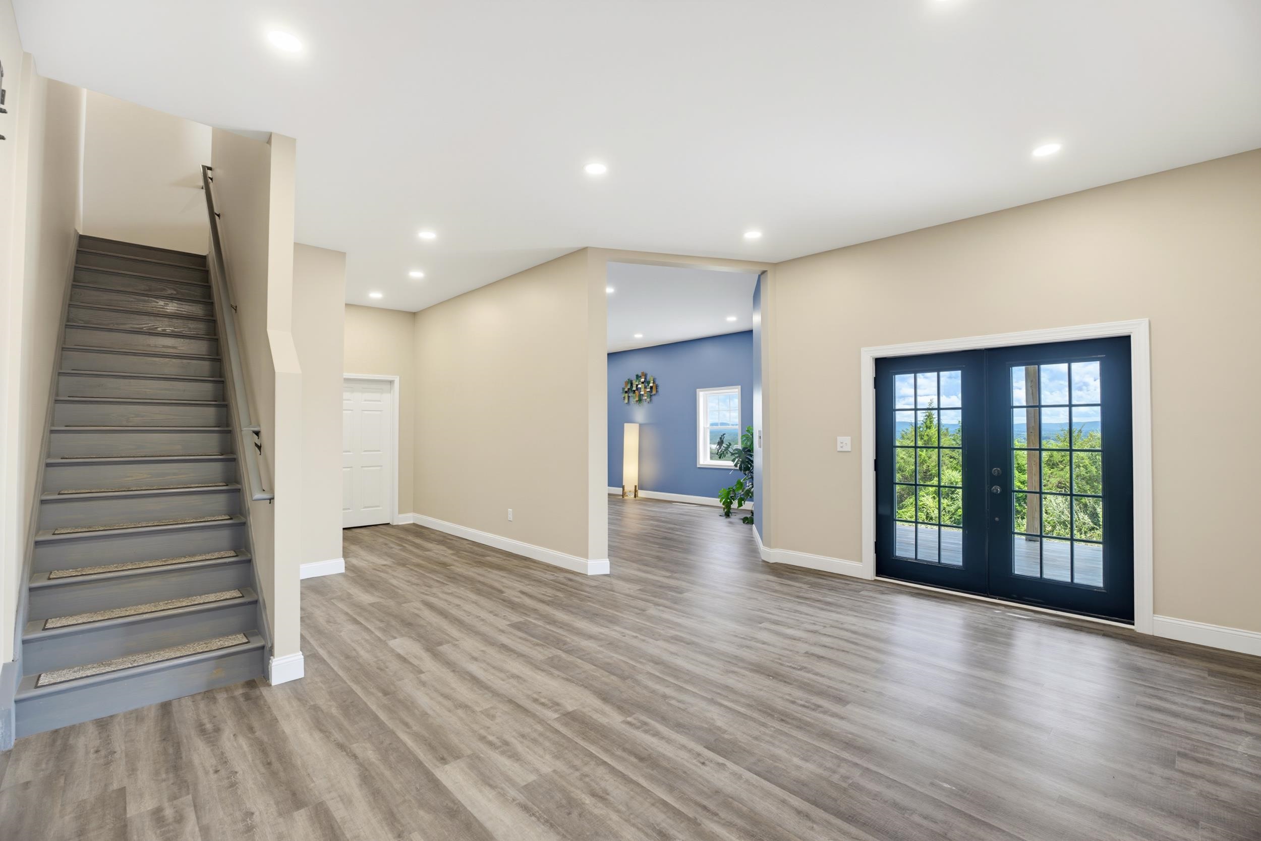 128 CHAMBERLAIN DR