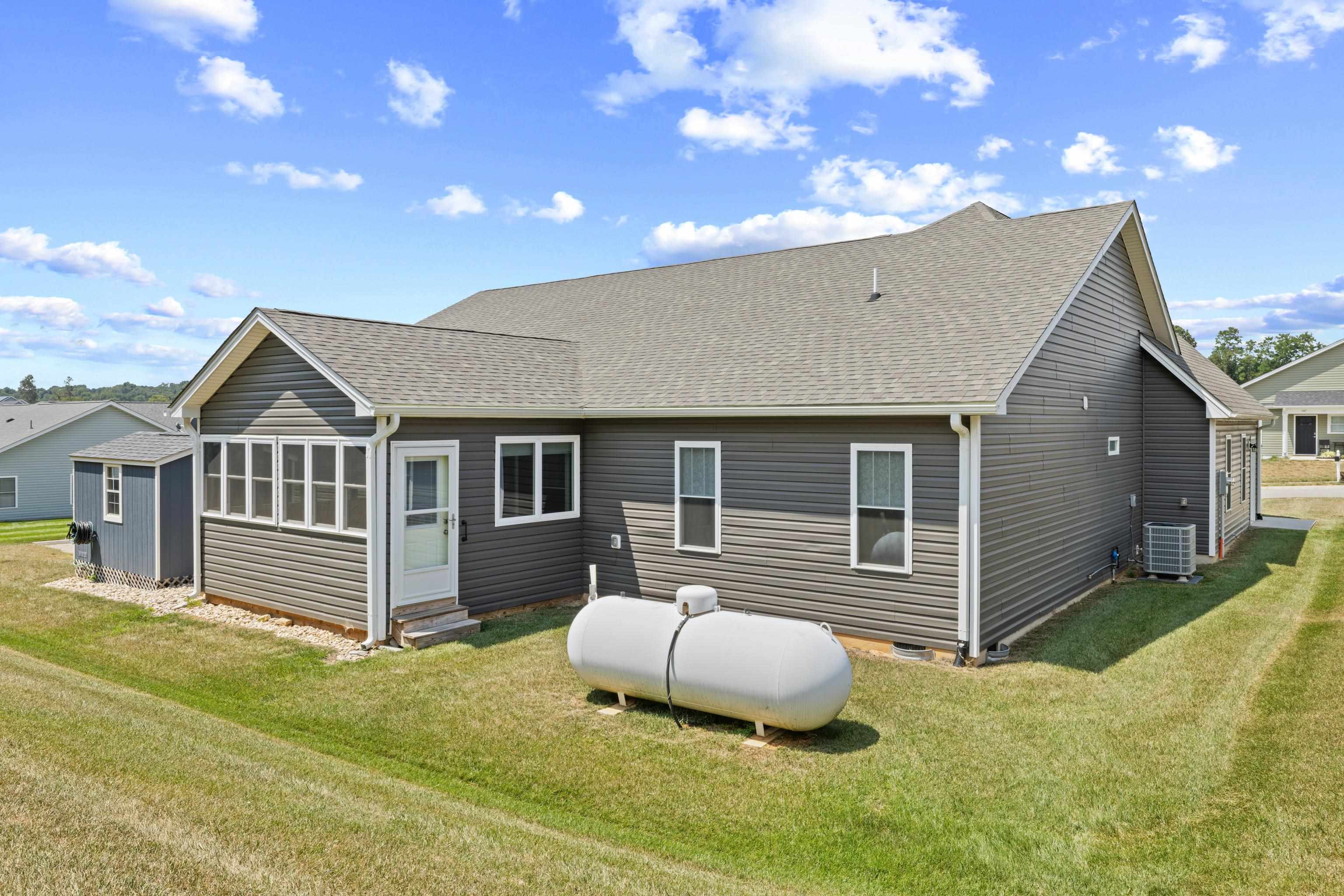 152 LANGLEY DR