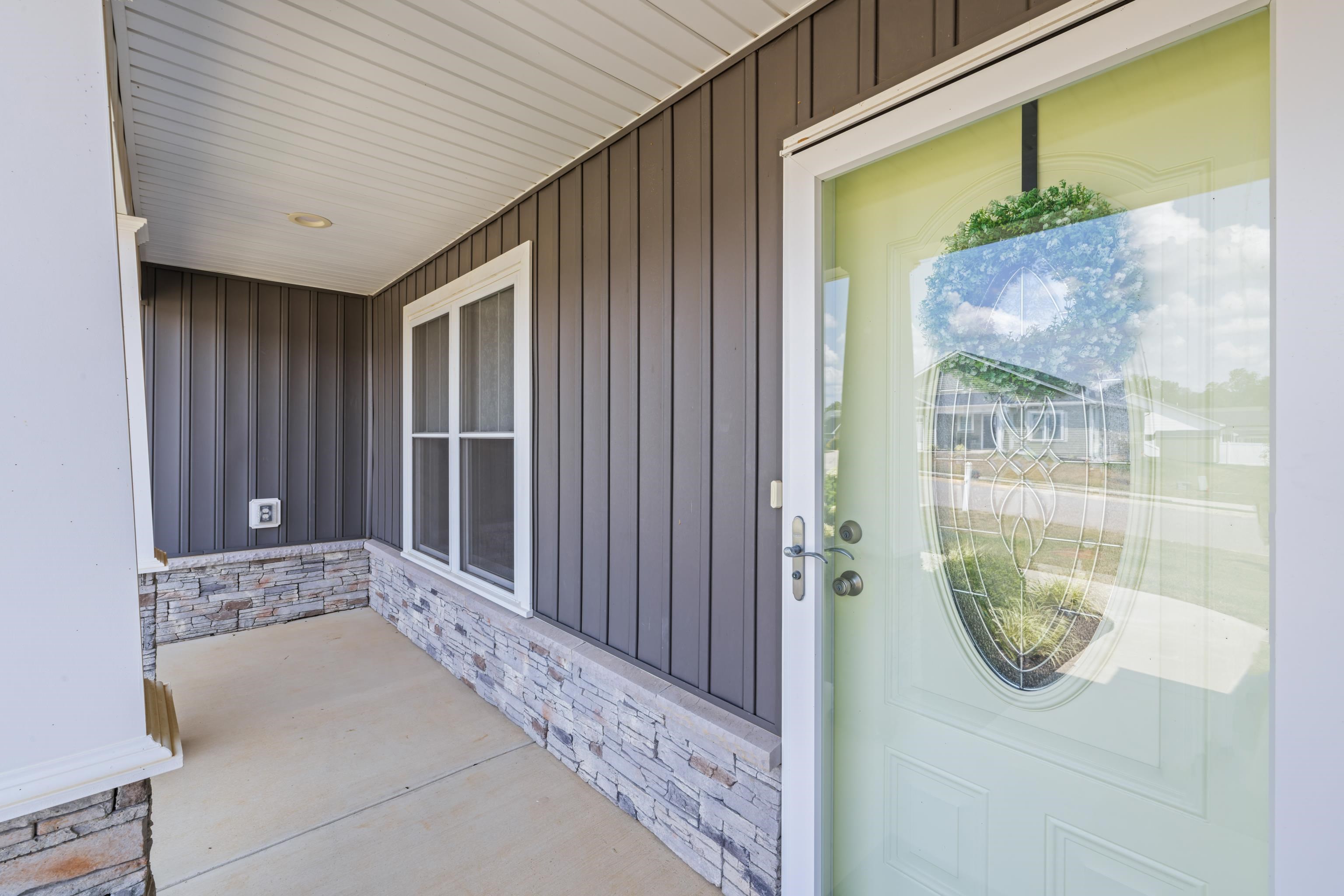 152 LANGLEY DR