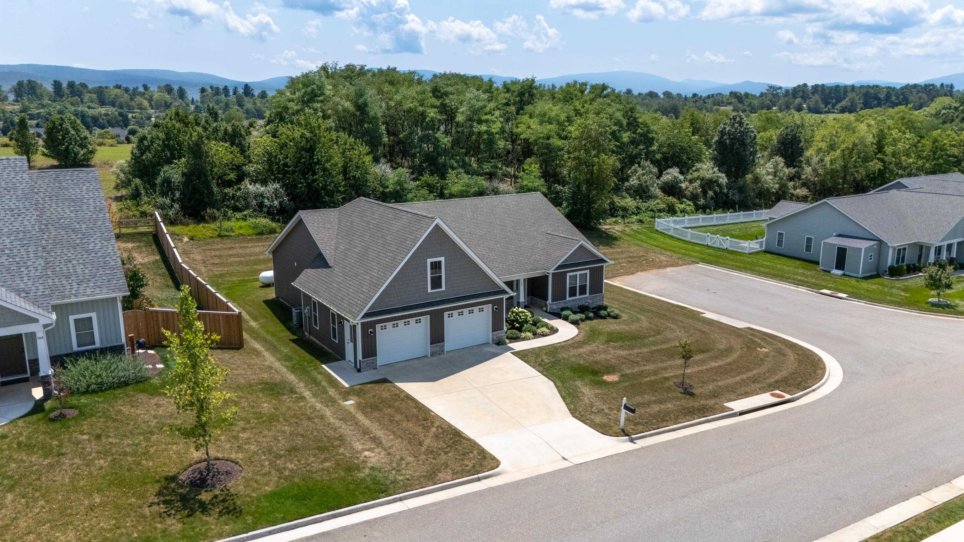 152 LANGLEY DR