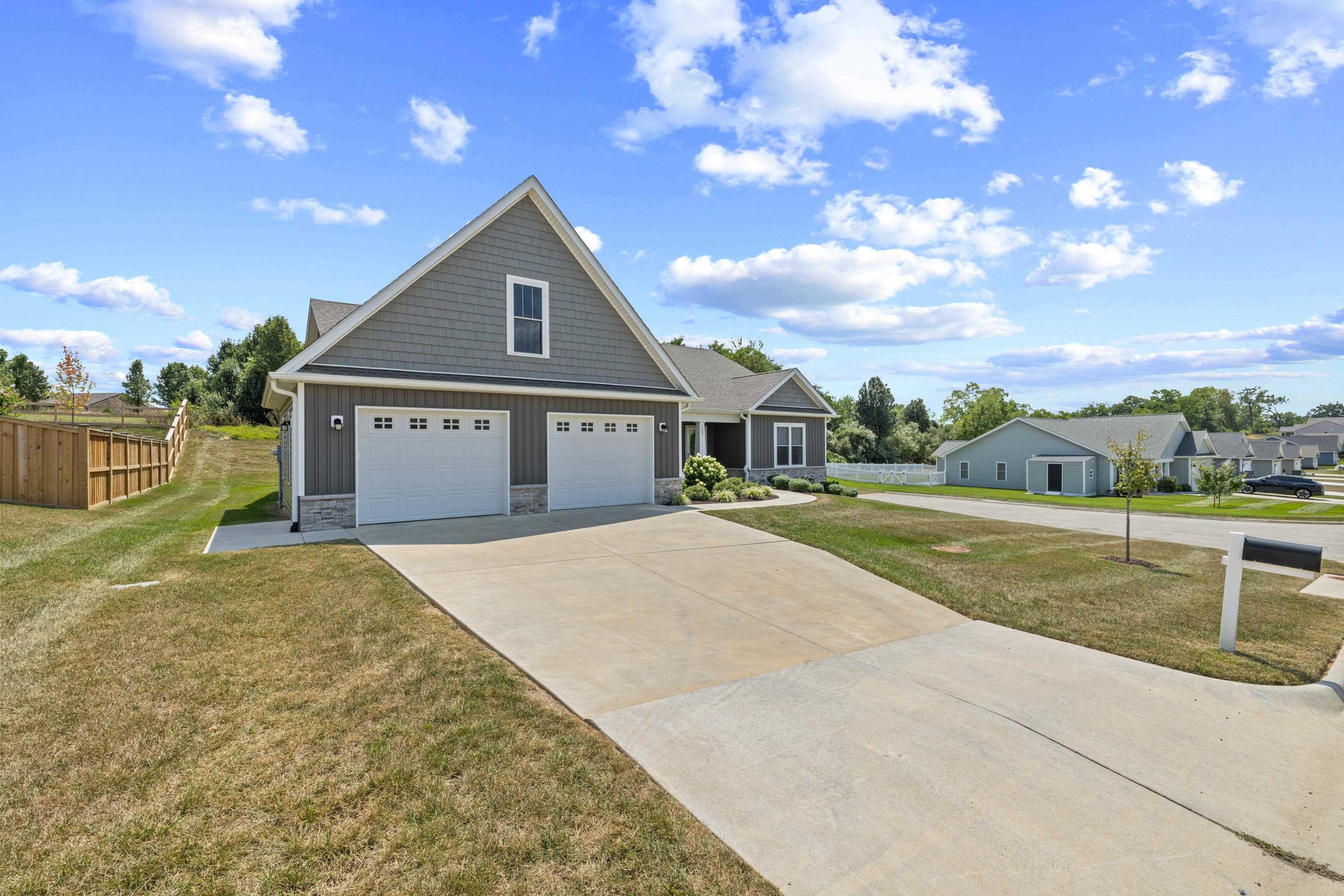 152 LANGLEY DR