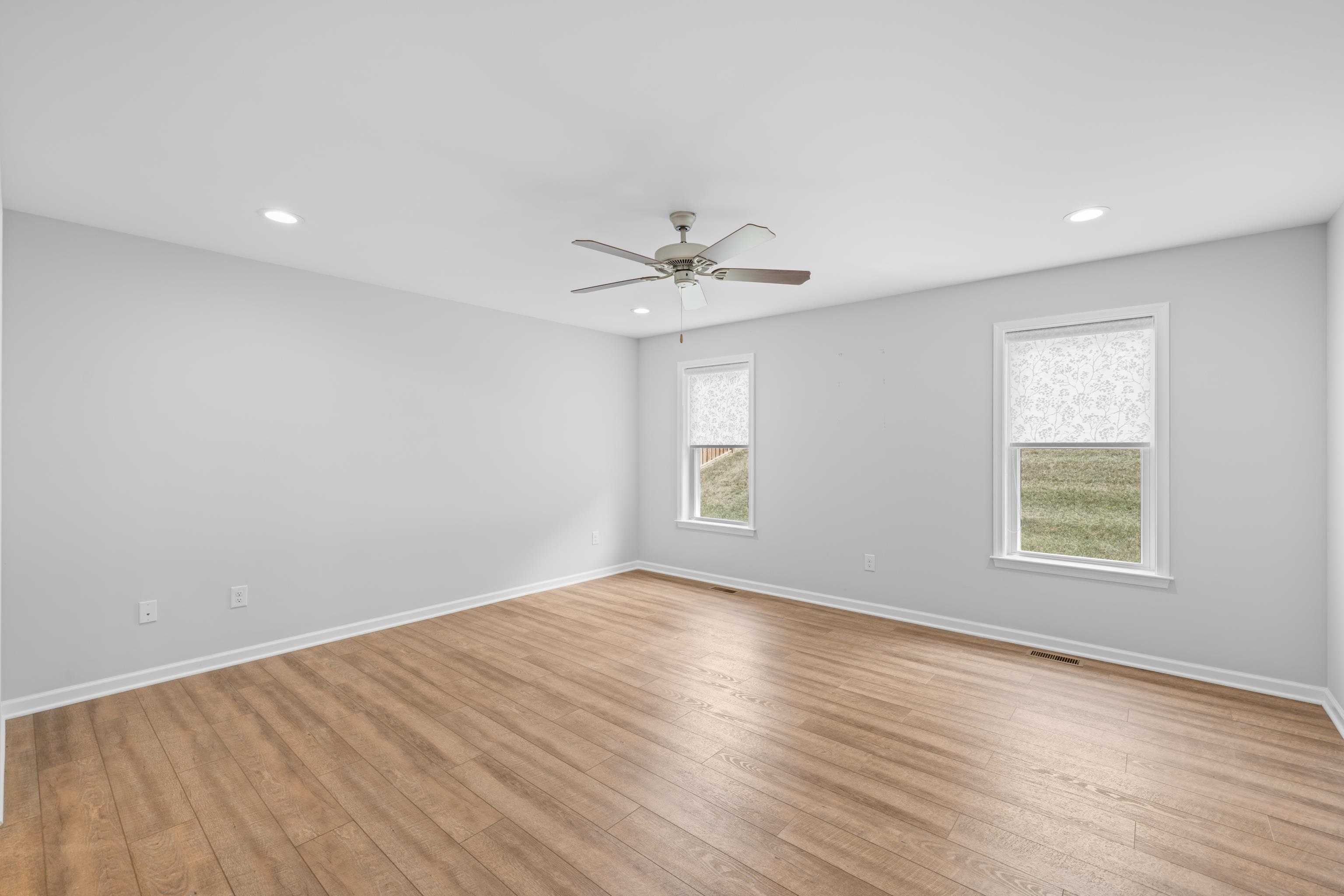 152 LANGLEY DR