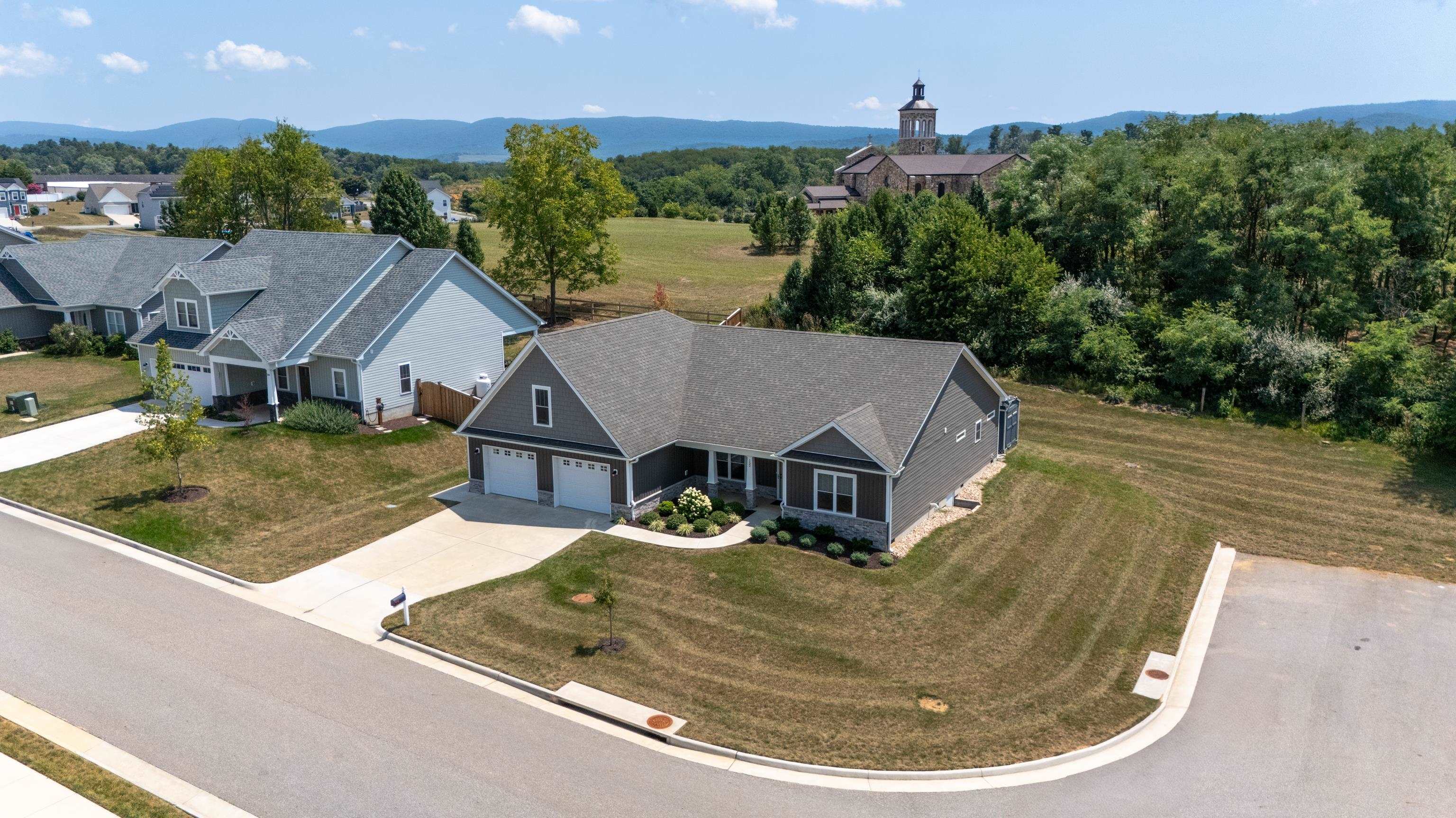 152 LANGLEY DR