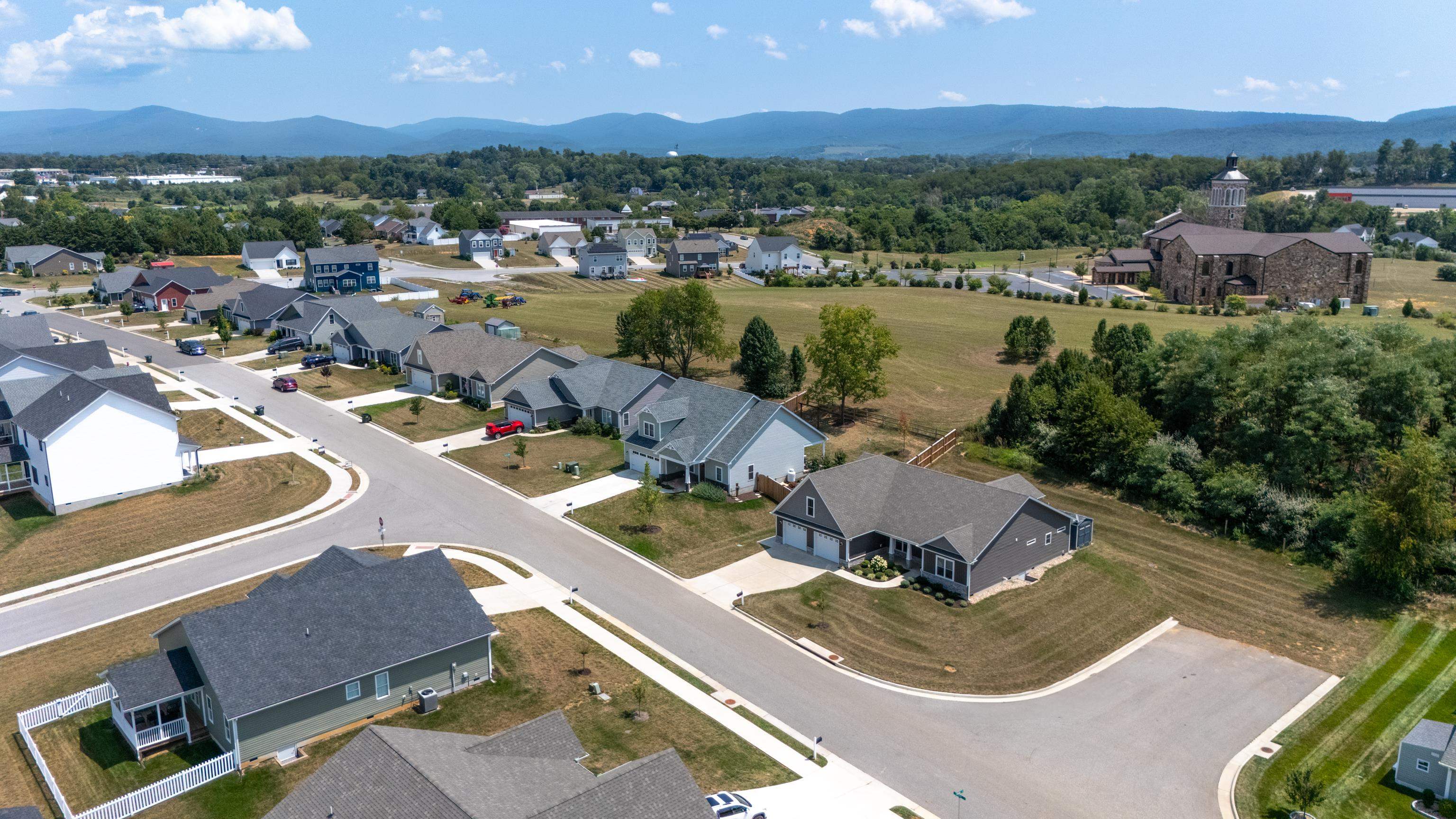 152 LANGLEY DR