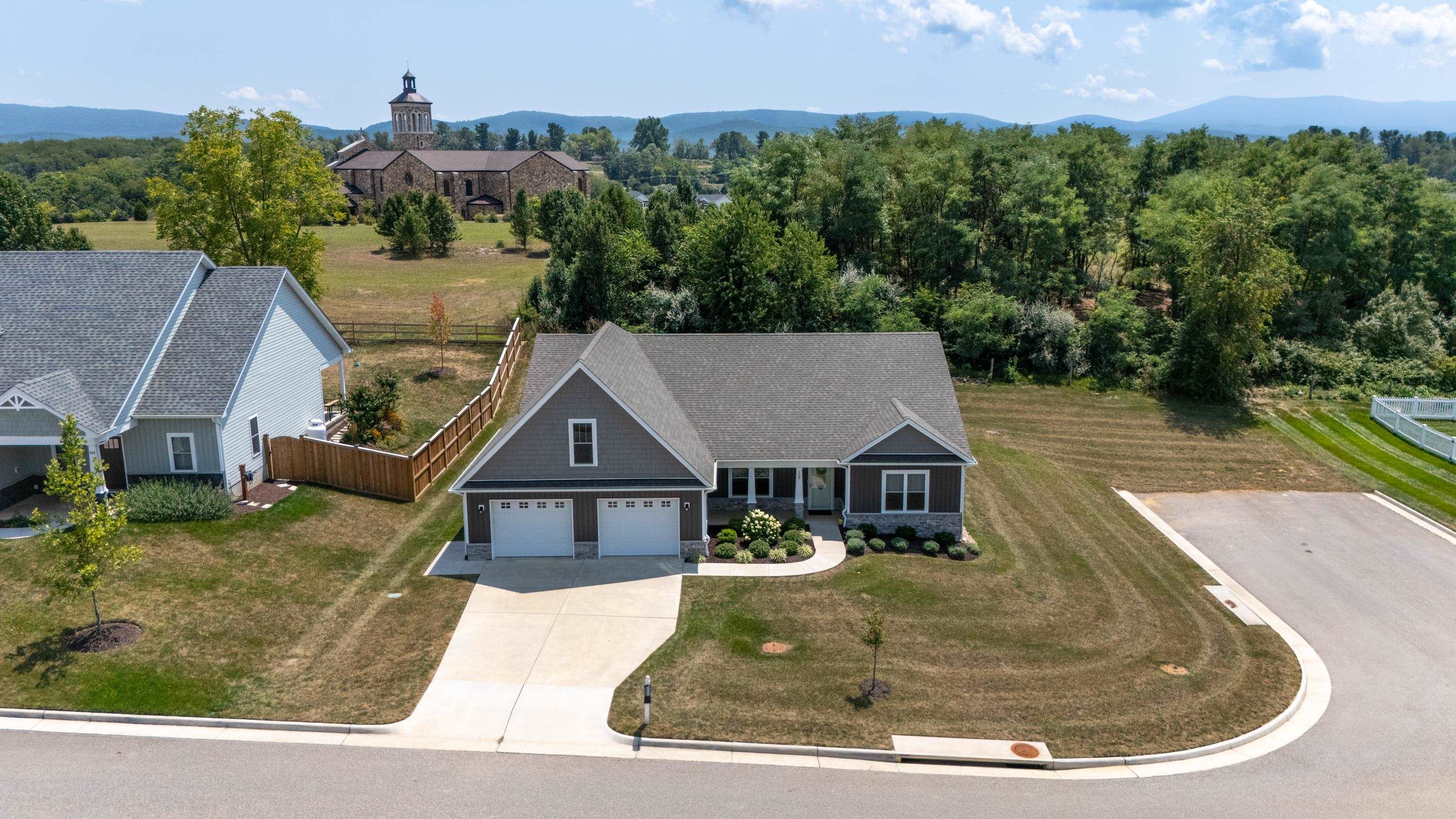 152 LANGLEY DR