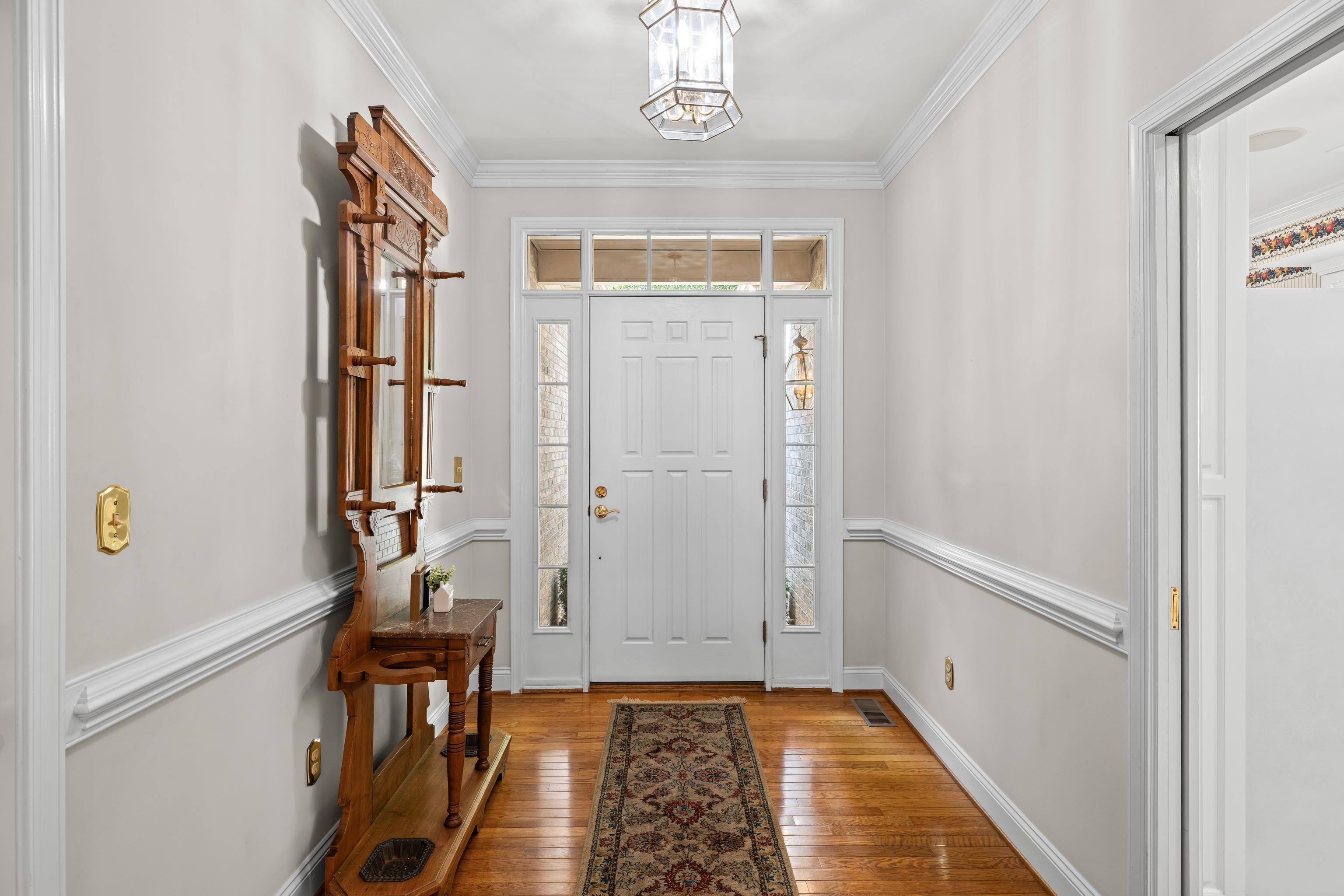 737 GOVERNORS WAY
