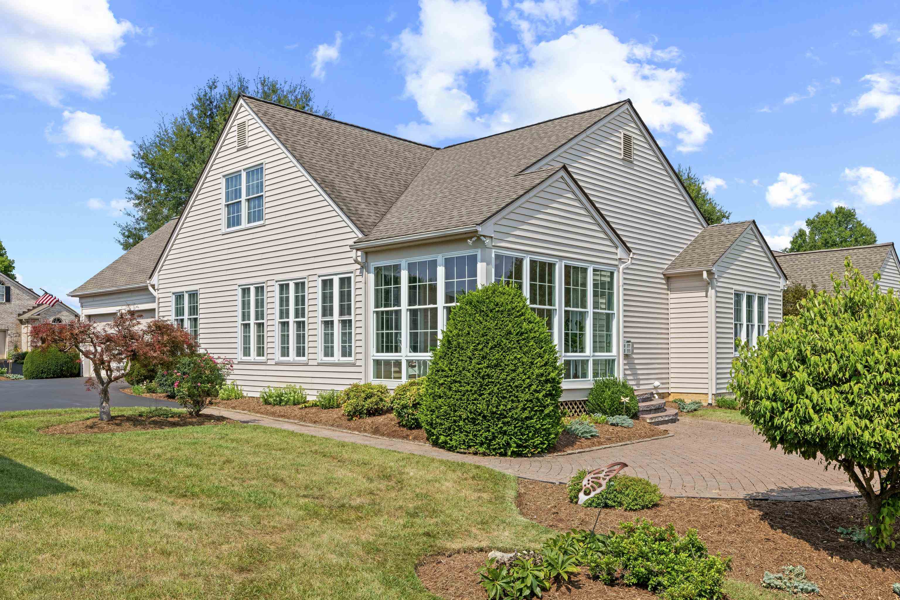 737 GOVERNORS WAY