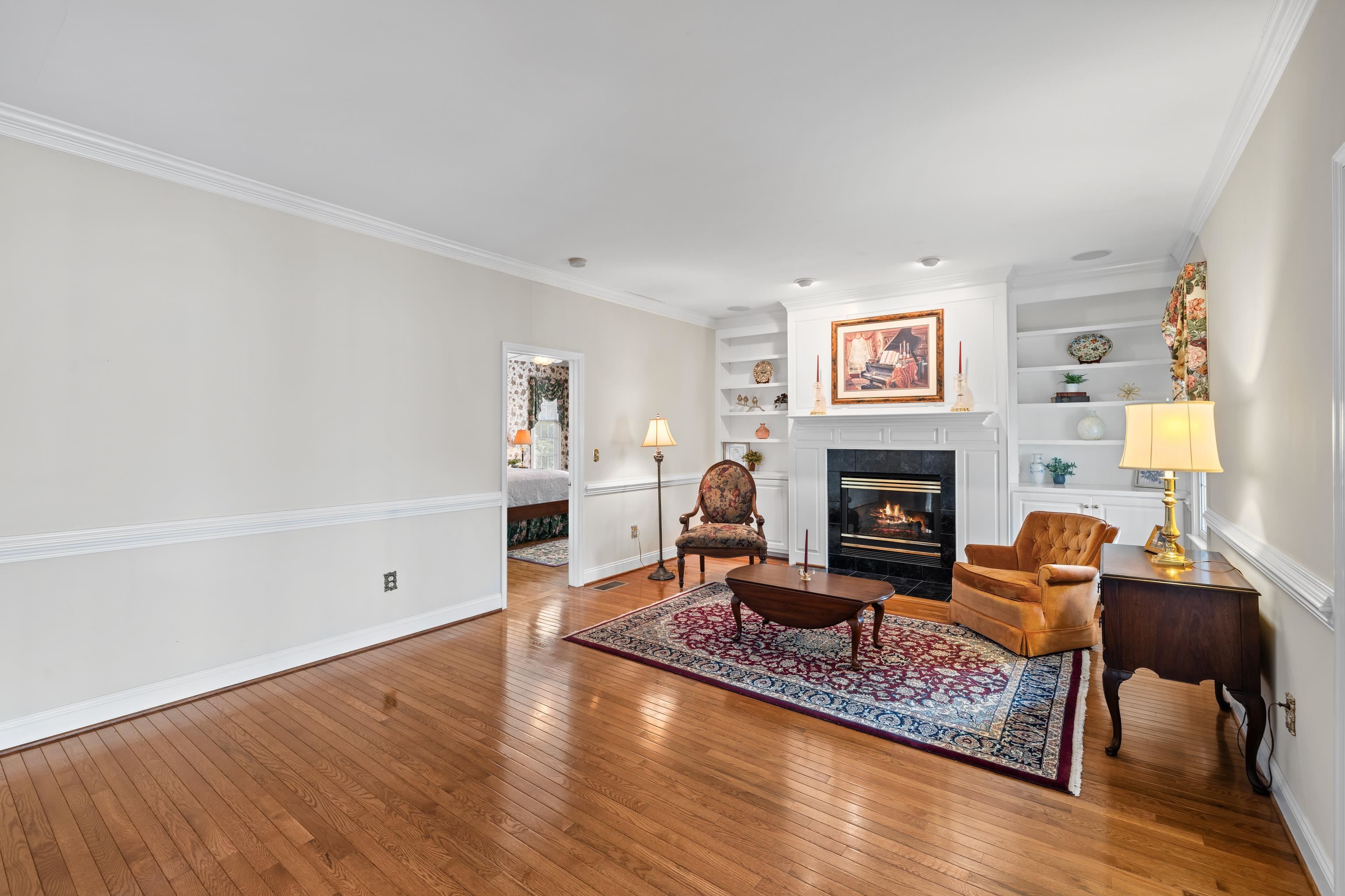 737 GOVERNORS WAY