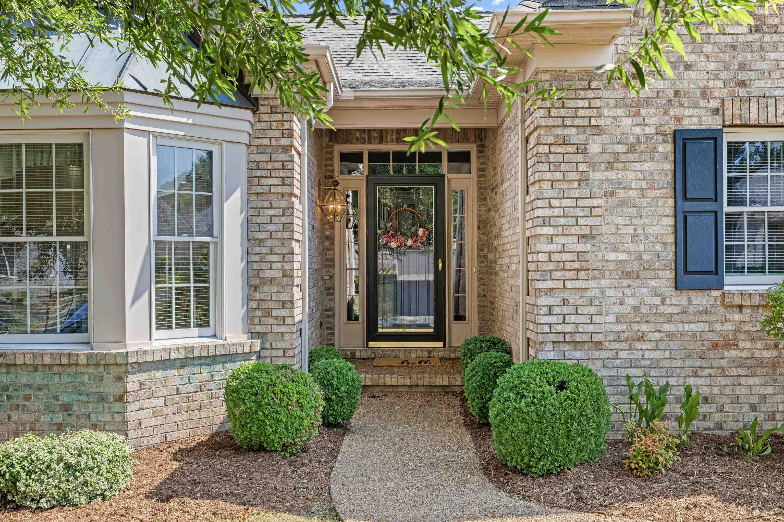 737 GOVERNORS WAY