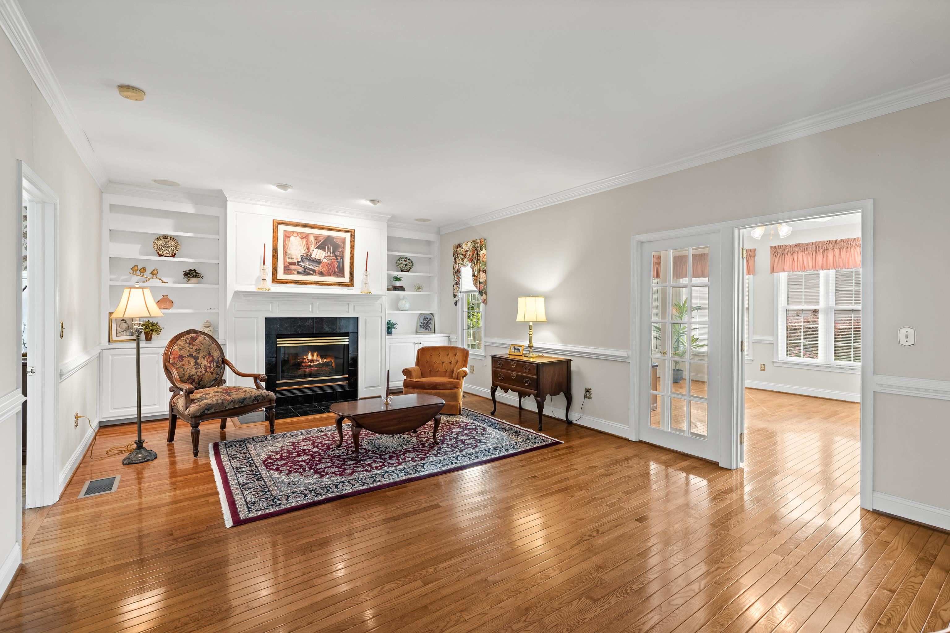 737 GOVERNORS WAY