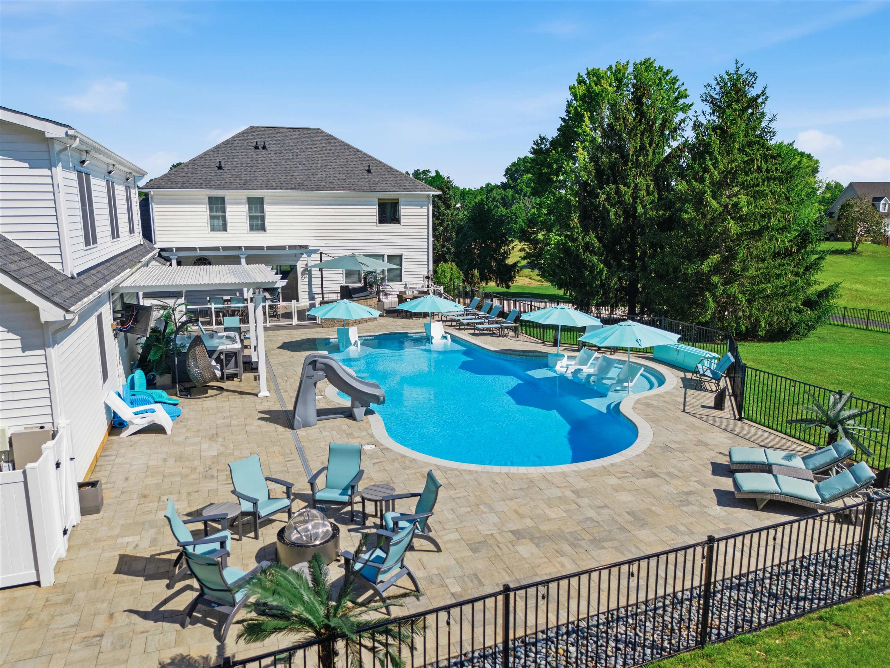 572 AUGUSTA FARMS RD