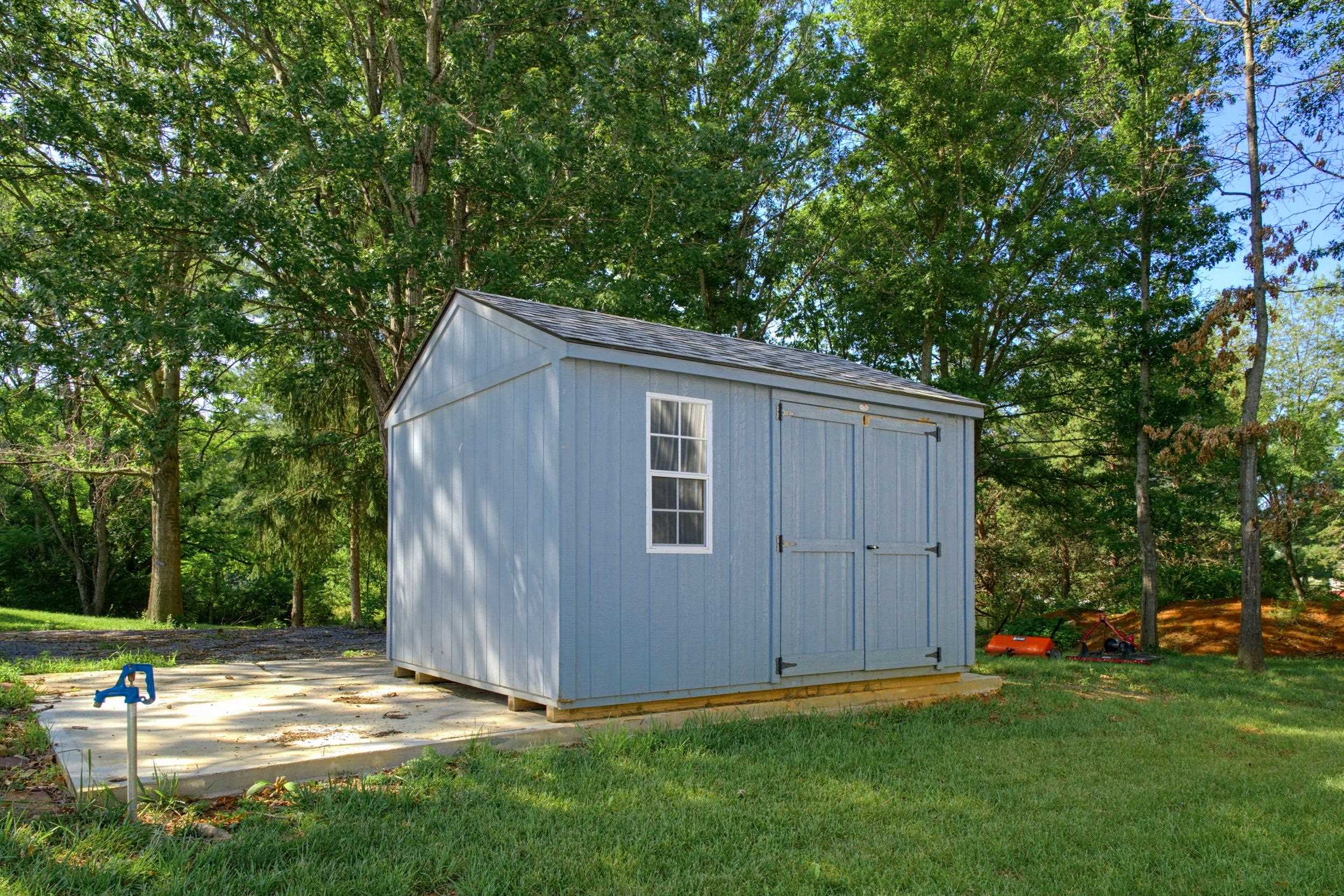 572 AUGUSTA FARMS RD