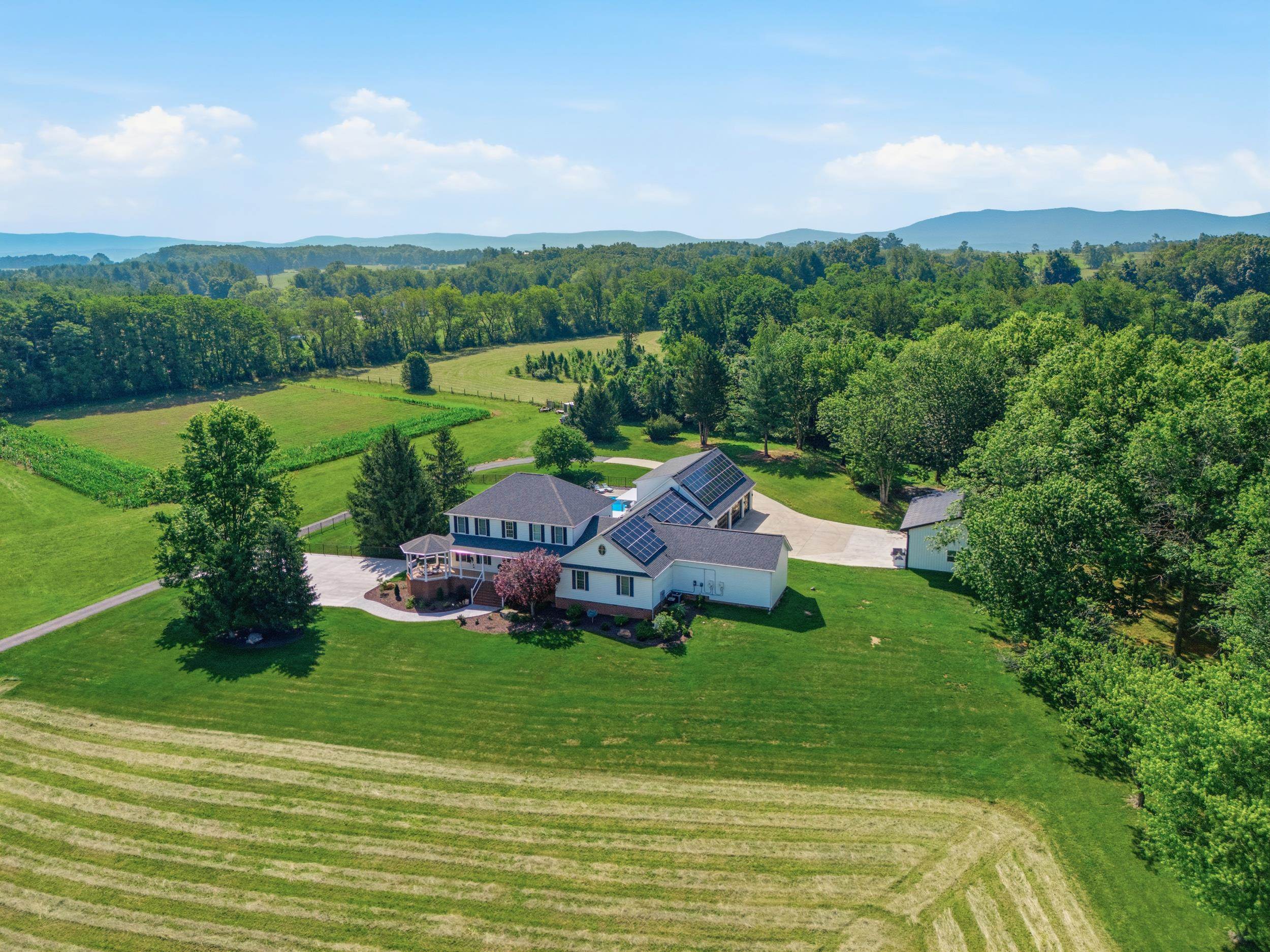 572 AUGUSTA FARMS RD