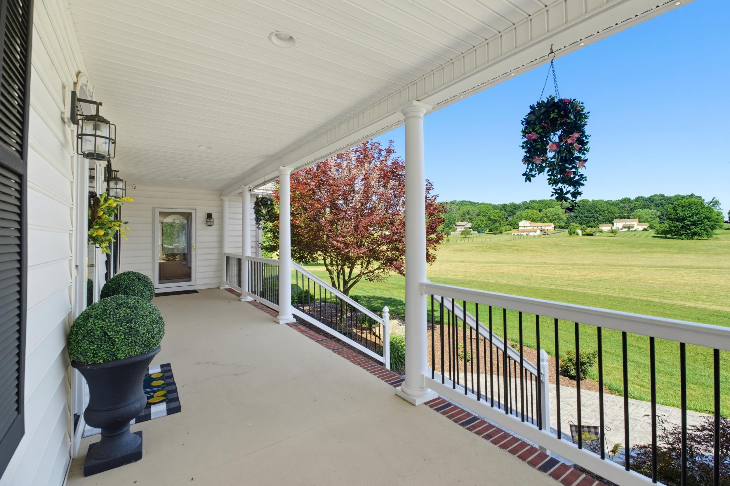 572 AUGUSTA FARMS RD