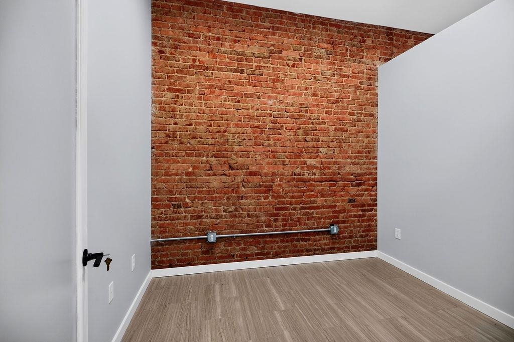 143 N WAYNE AVE
