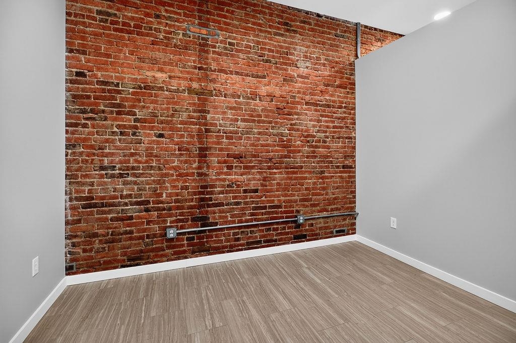 143 N WAYNE AVE