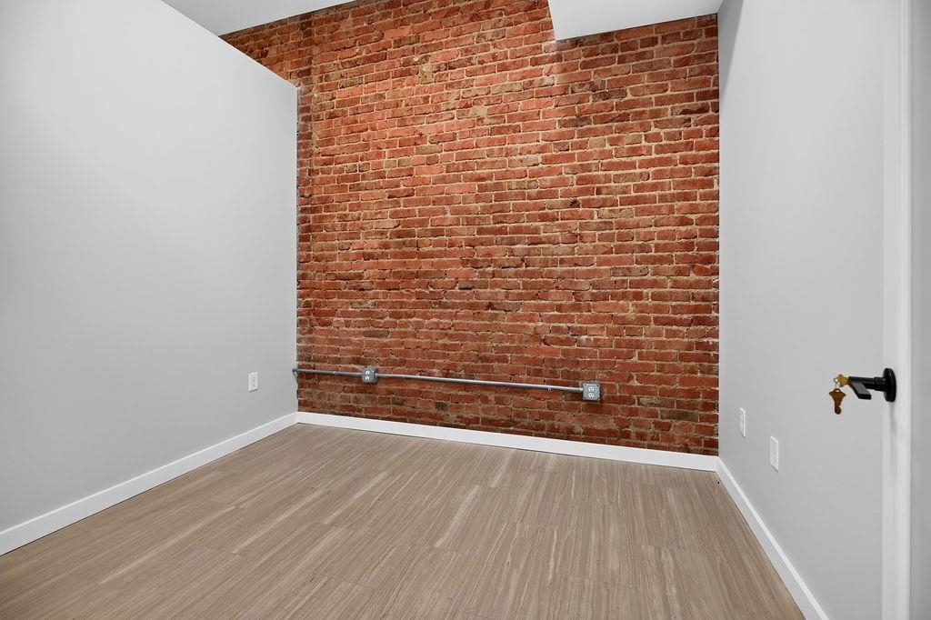 143 N WAYNE AVE