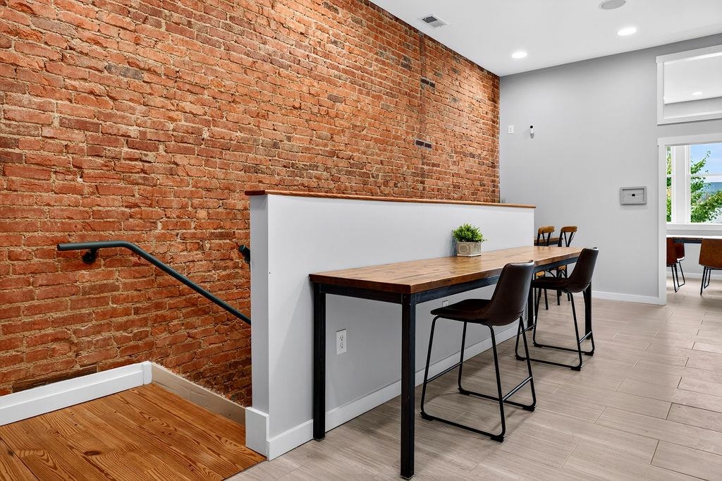 143 N WAYNE AVE