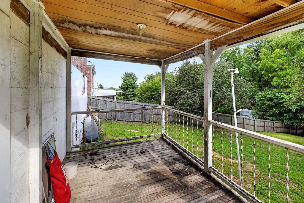 134 MAURY MILL RD