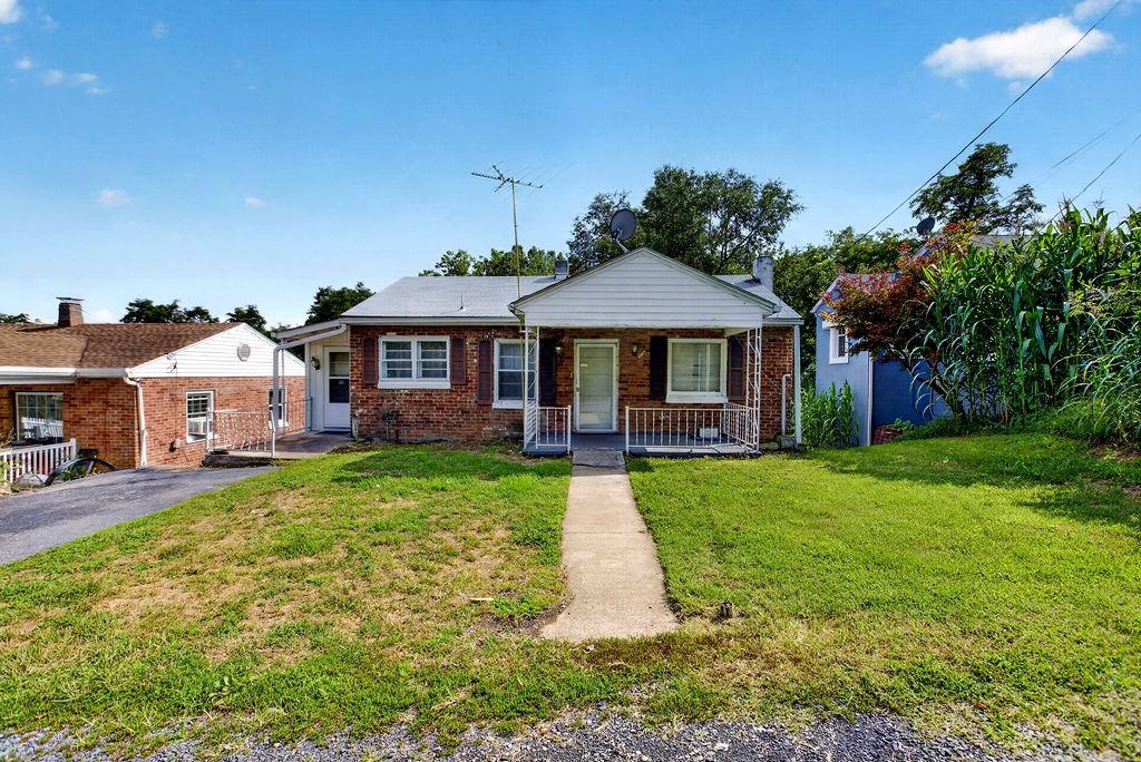 134 MAURY MILL RD