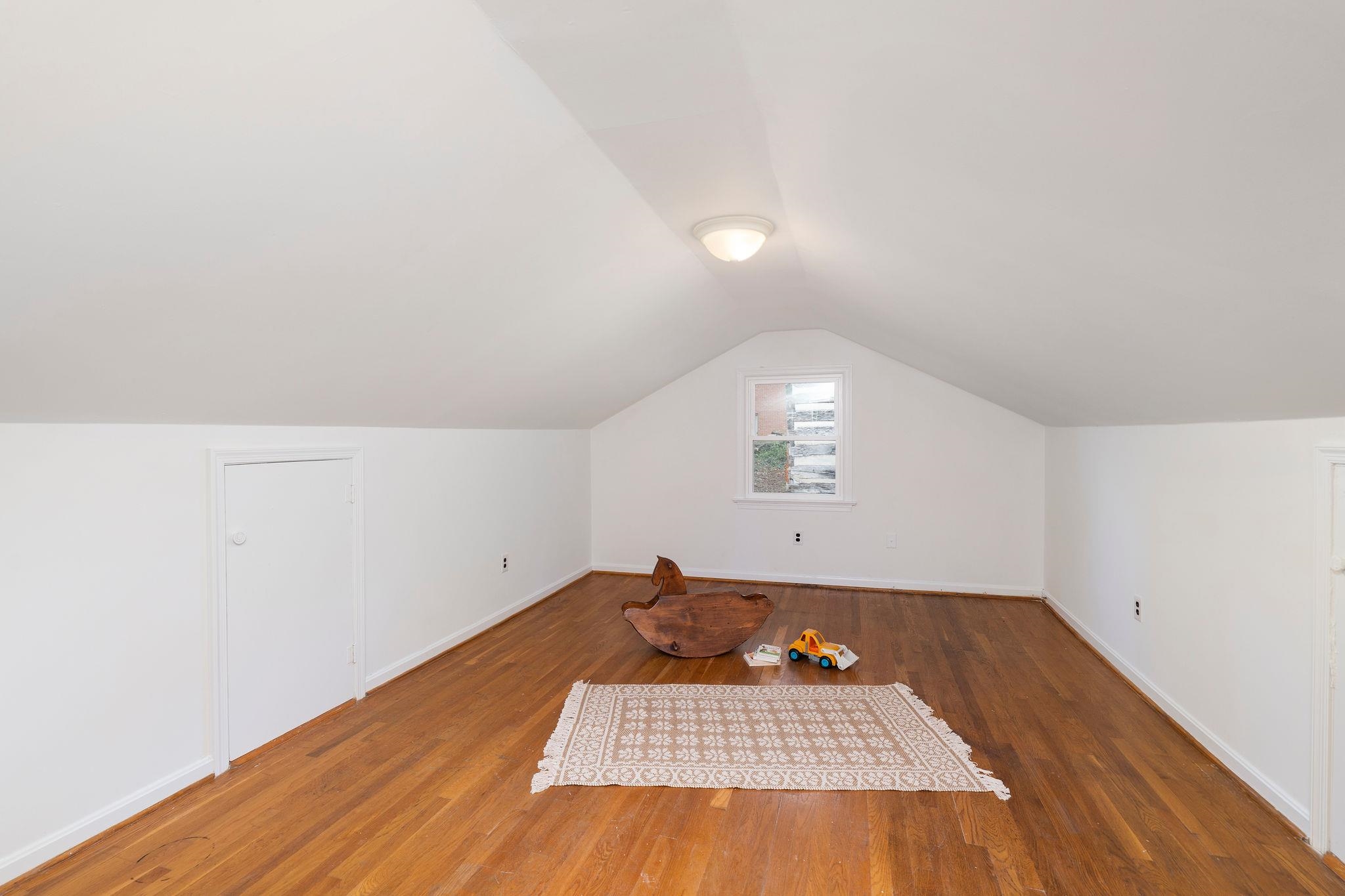 104 GREENWOOD RD