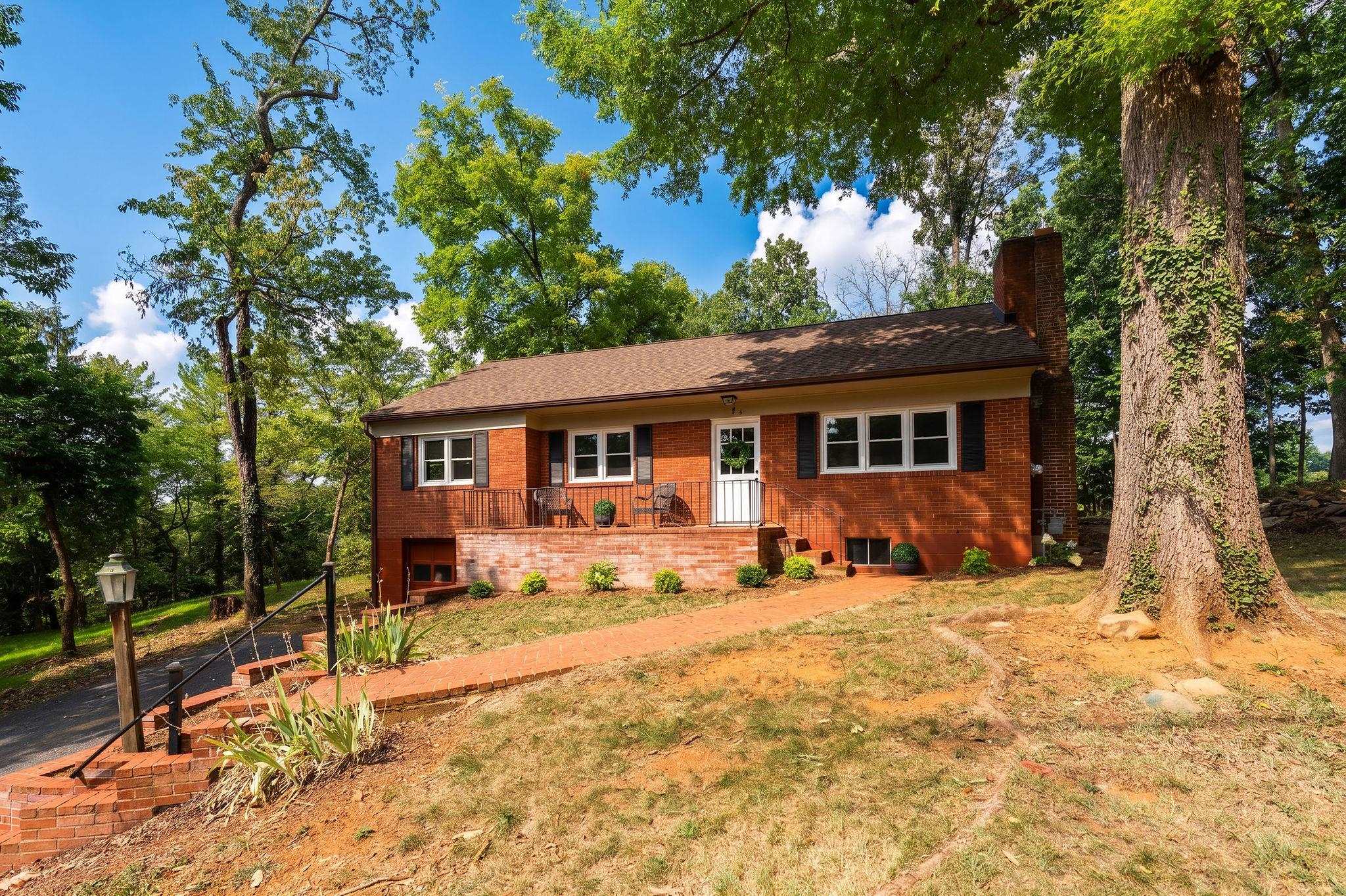 104 GREENWOOD RD