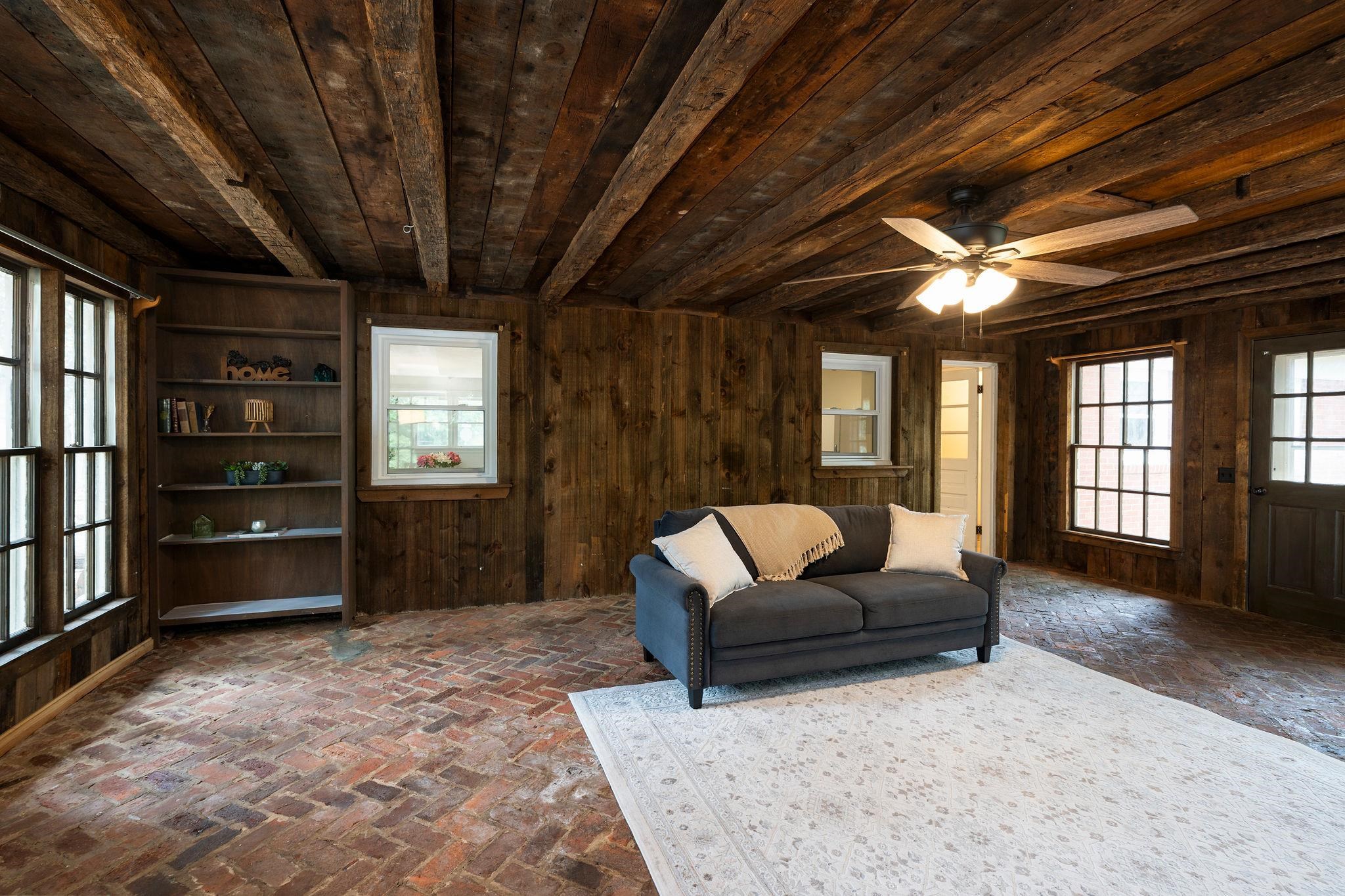 104 GREENWOOD RD