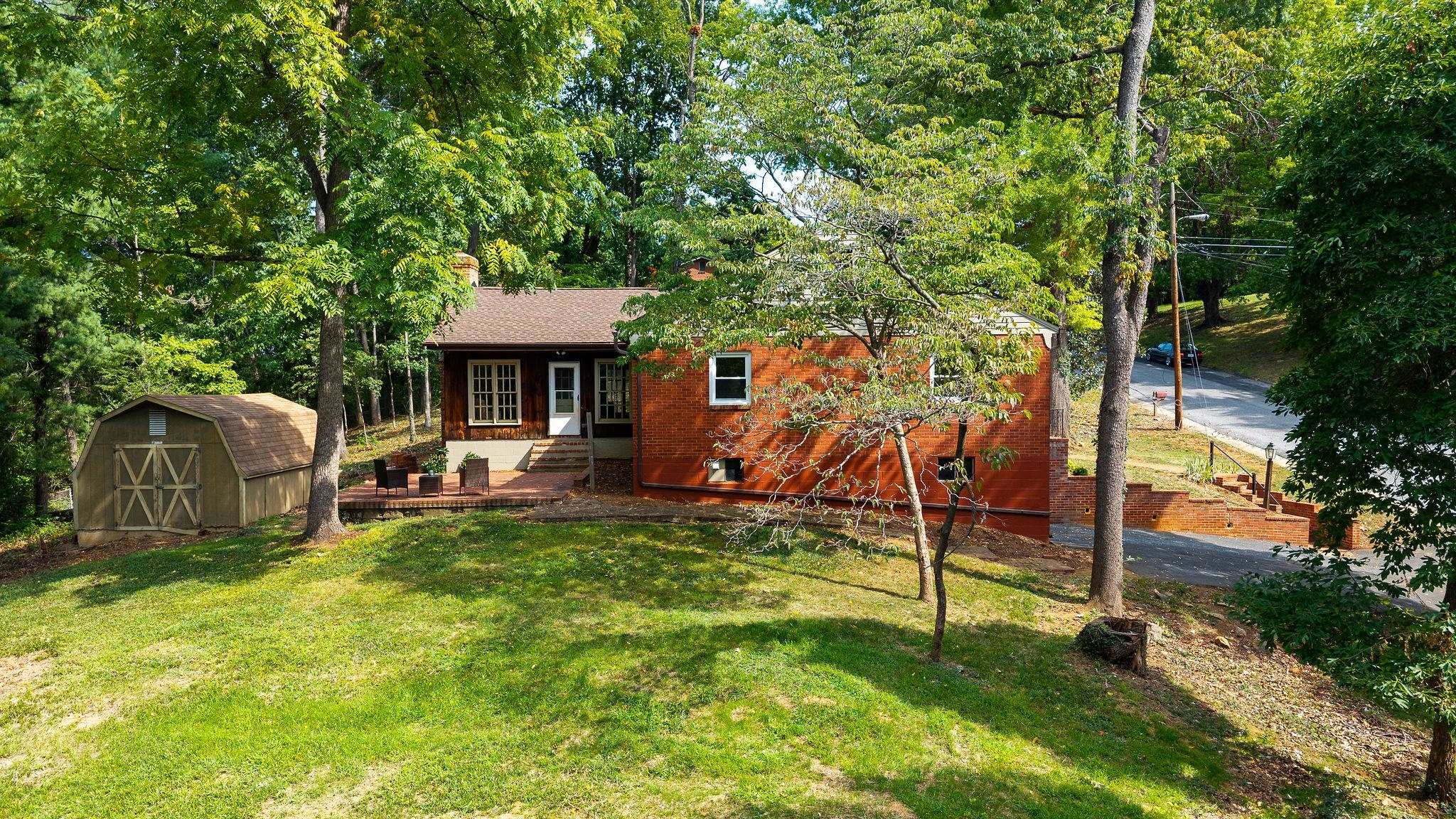 104 GREENWOOD RD