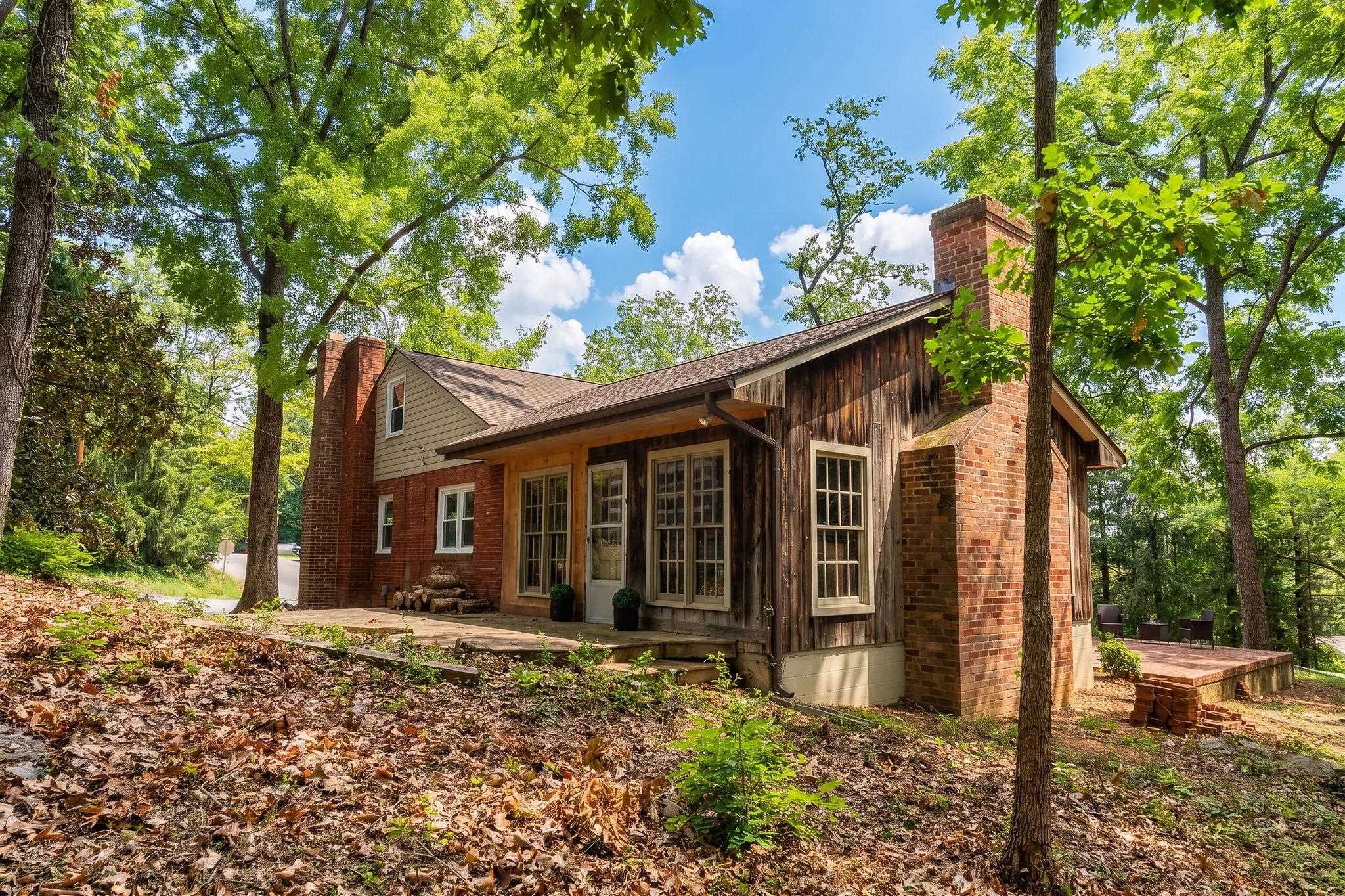 104 GREENWOOD RD