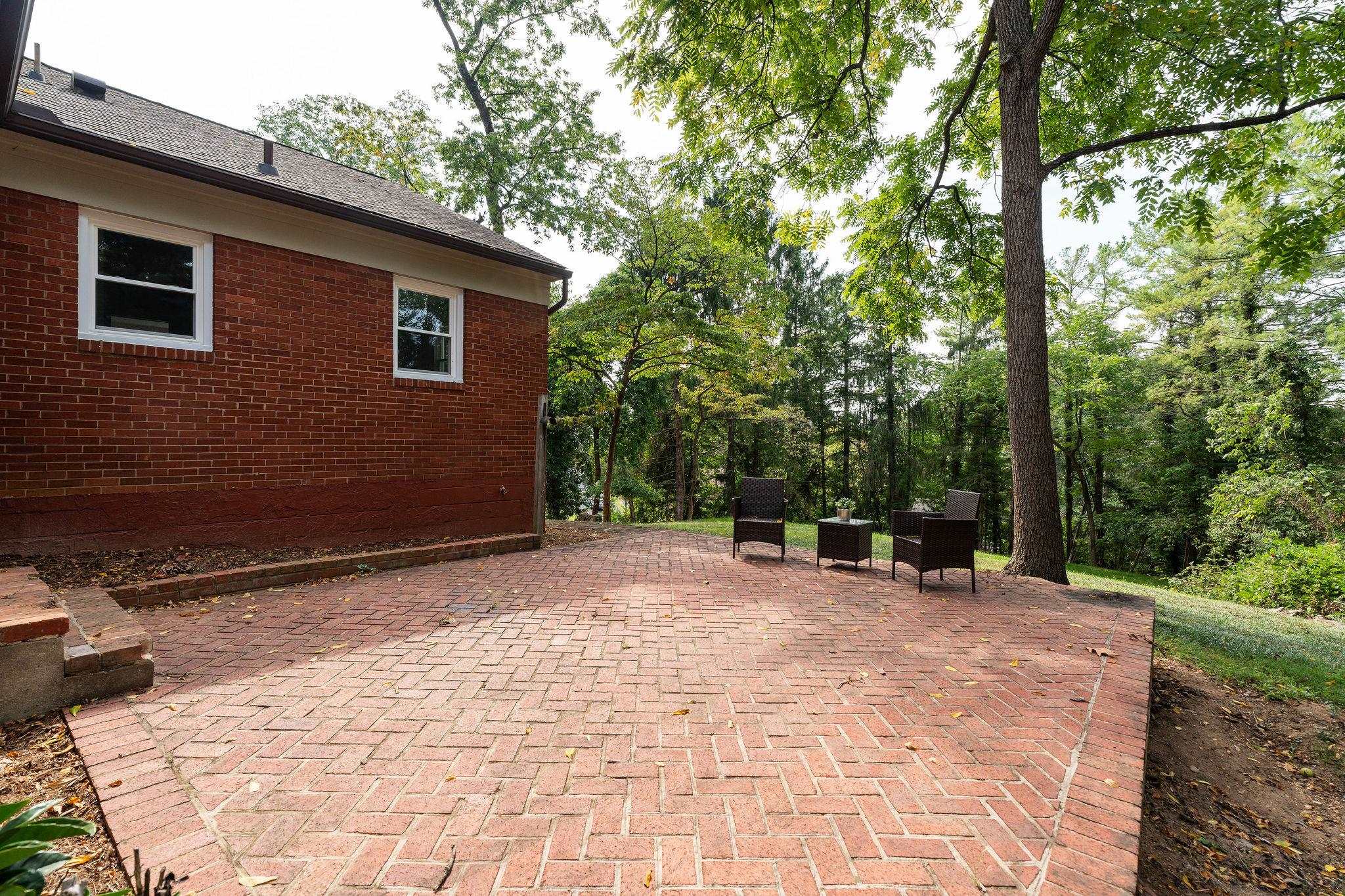 104 GREENWOOD RD
