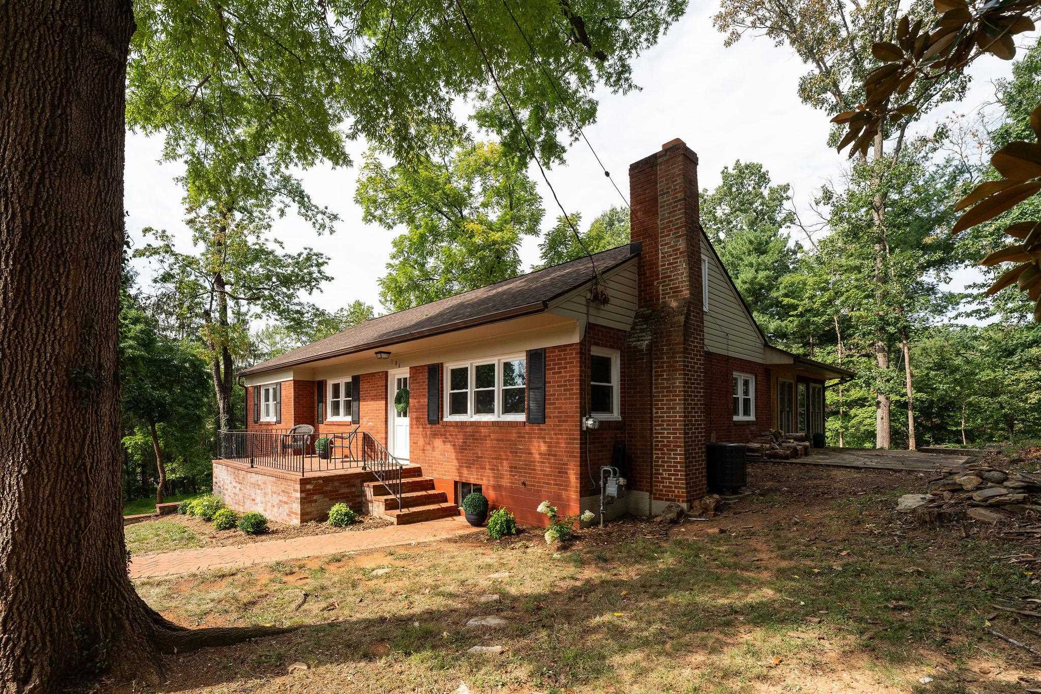 104 GREENWOOD RD