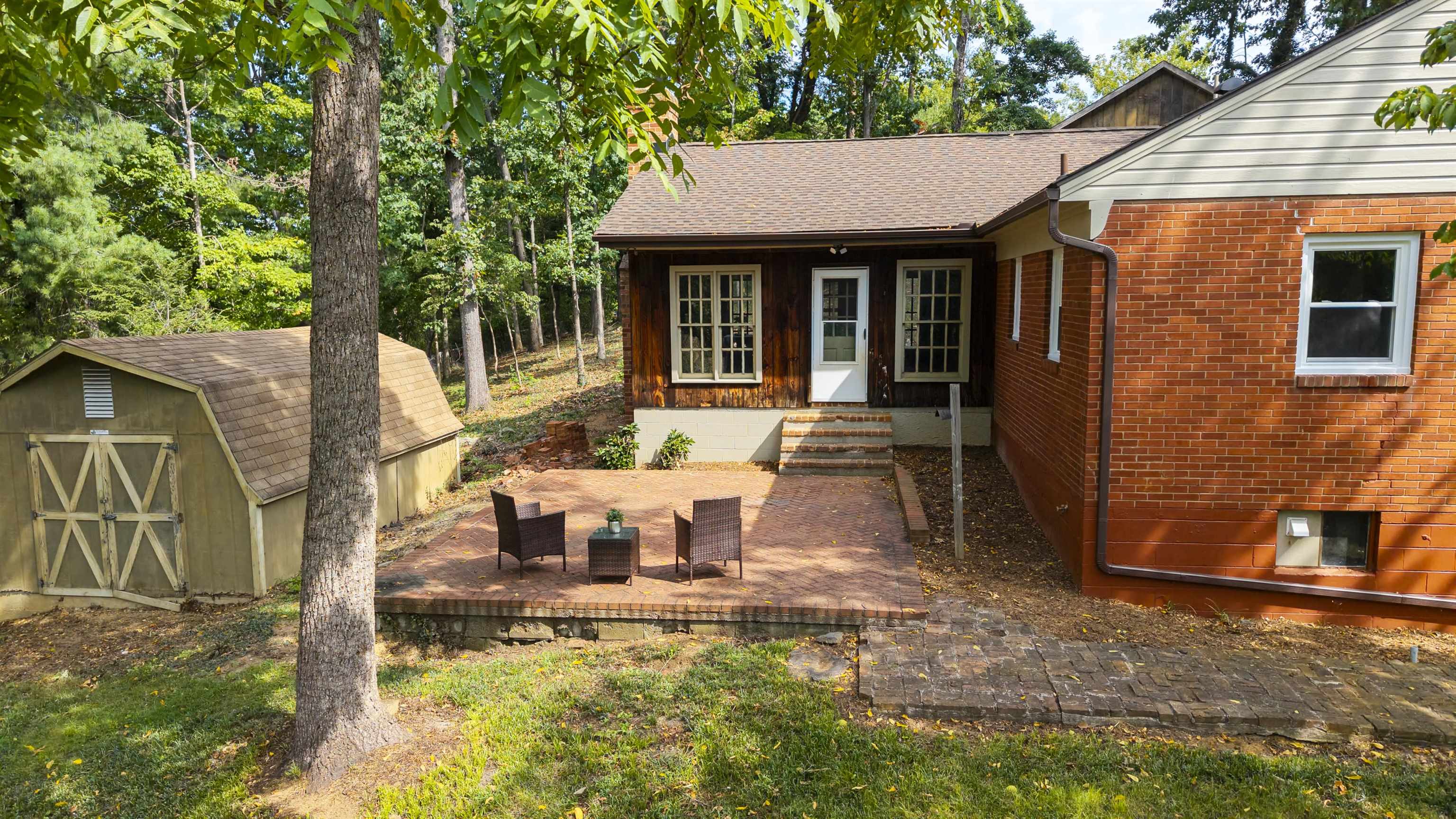 104 GREENWOOD RD