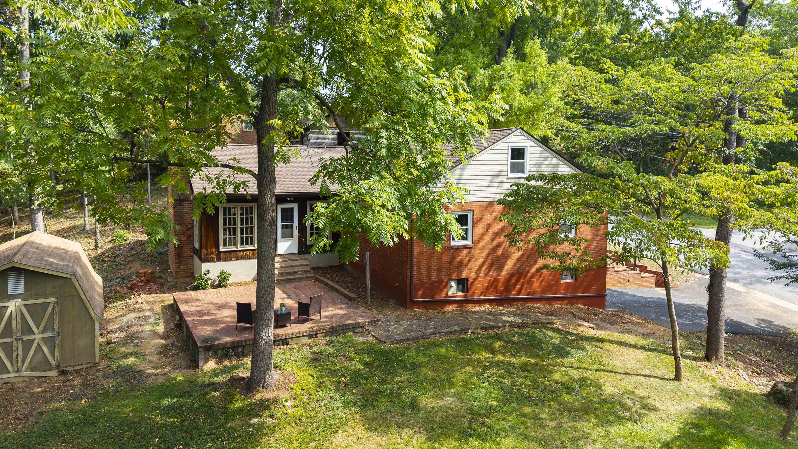 104 GREENWOOD RD