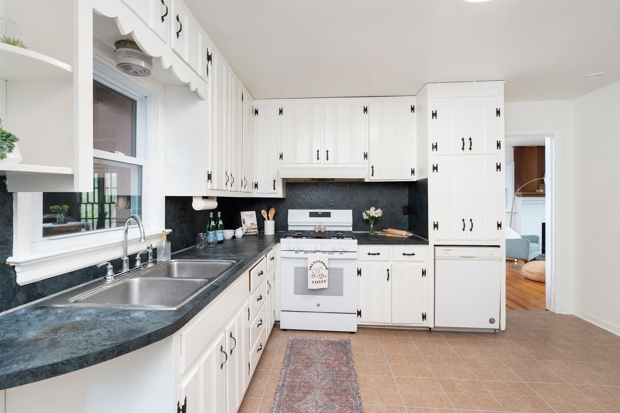 104 GREENWOOD RD