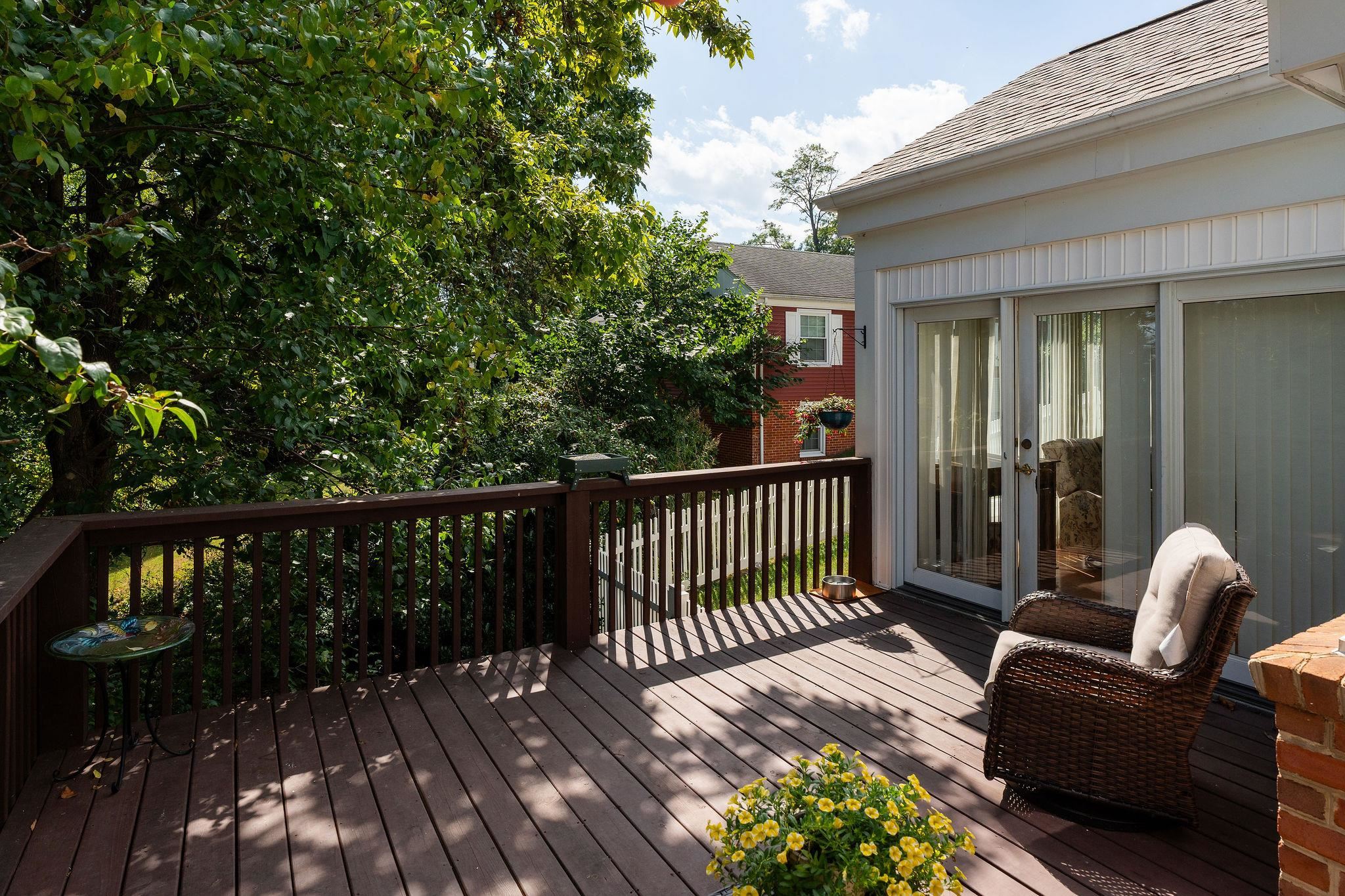 105 WOODLAND DR